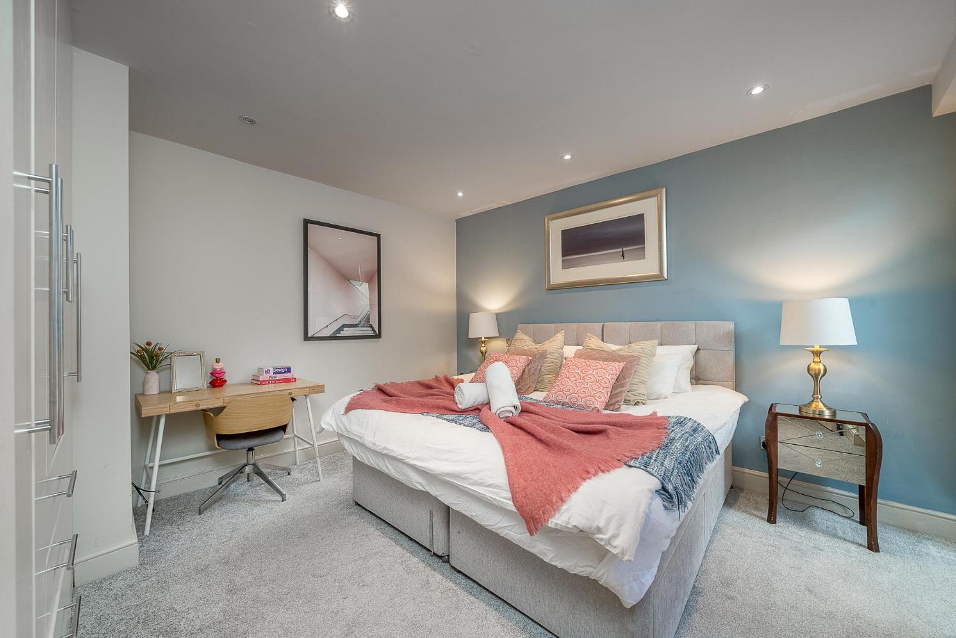 Niru Experience Hidden Gem In Chelsea 2bd 2ba * Londen