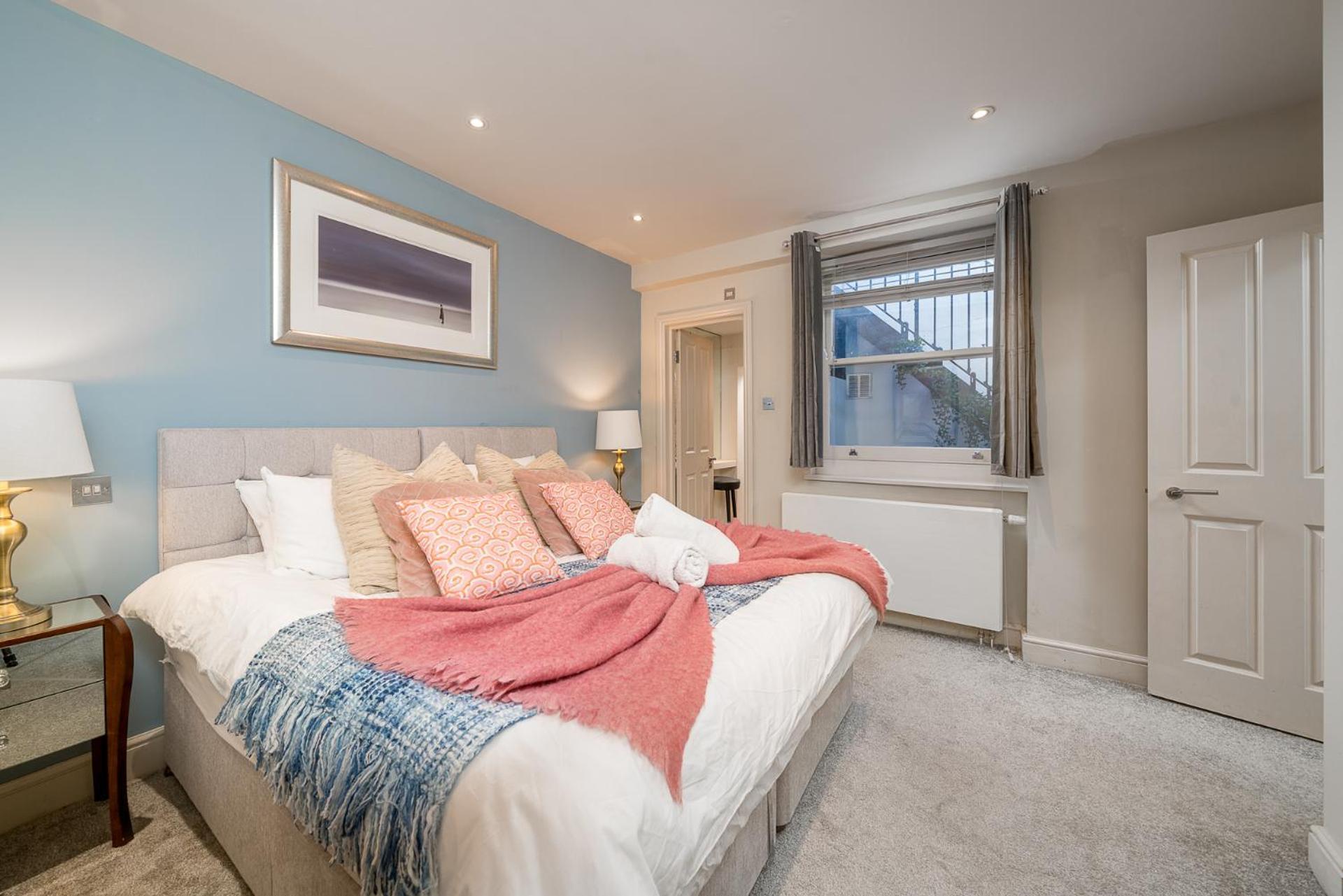 Niru Experience Hidden Gem In Chelsea 2bd 2ba Appartement Londen