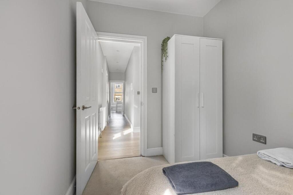 Brilliant 2 Bed - 2 The Southwell Apartment London