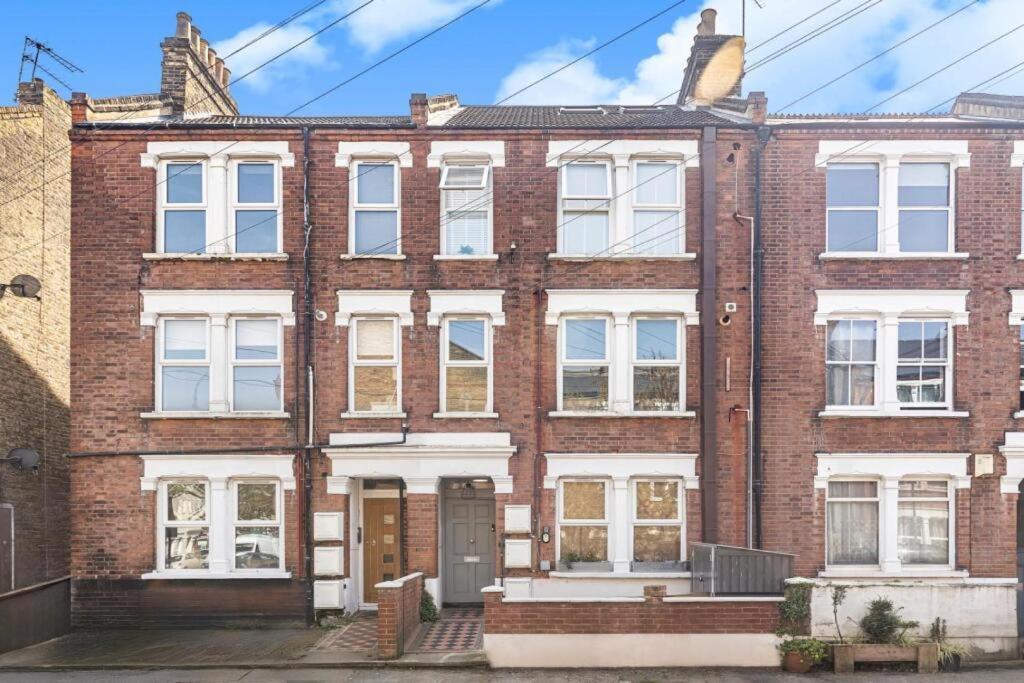 Brilliant 2 Bed - 2 The Southwell Apartment London