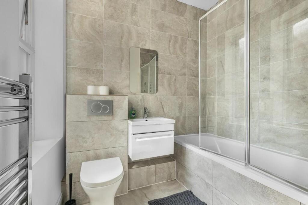 Brilliant 2 Bed - 2 The Southwell * London