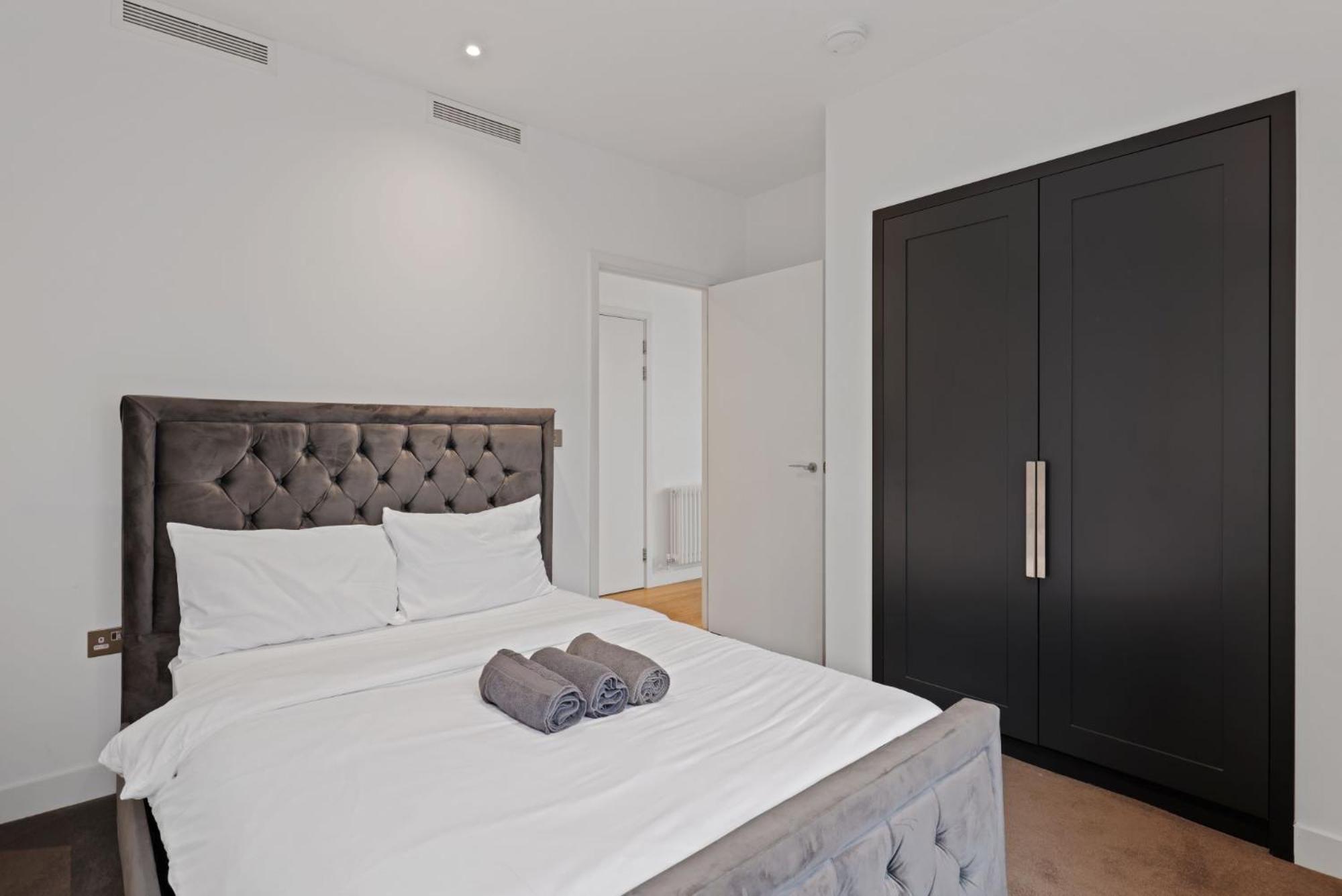 Excel Side 2 Bed * Londres