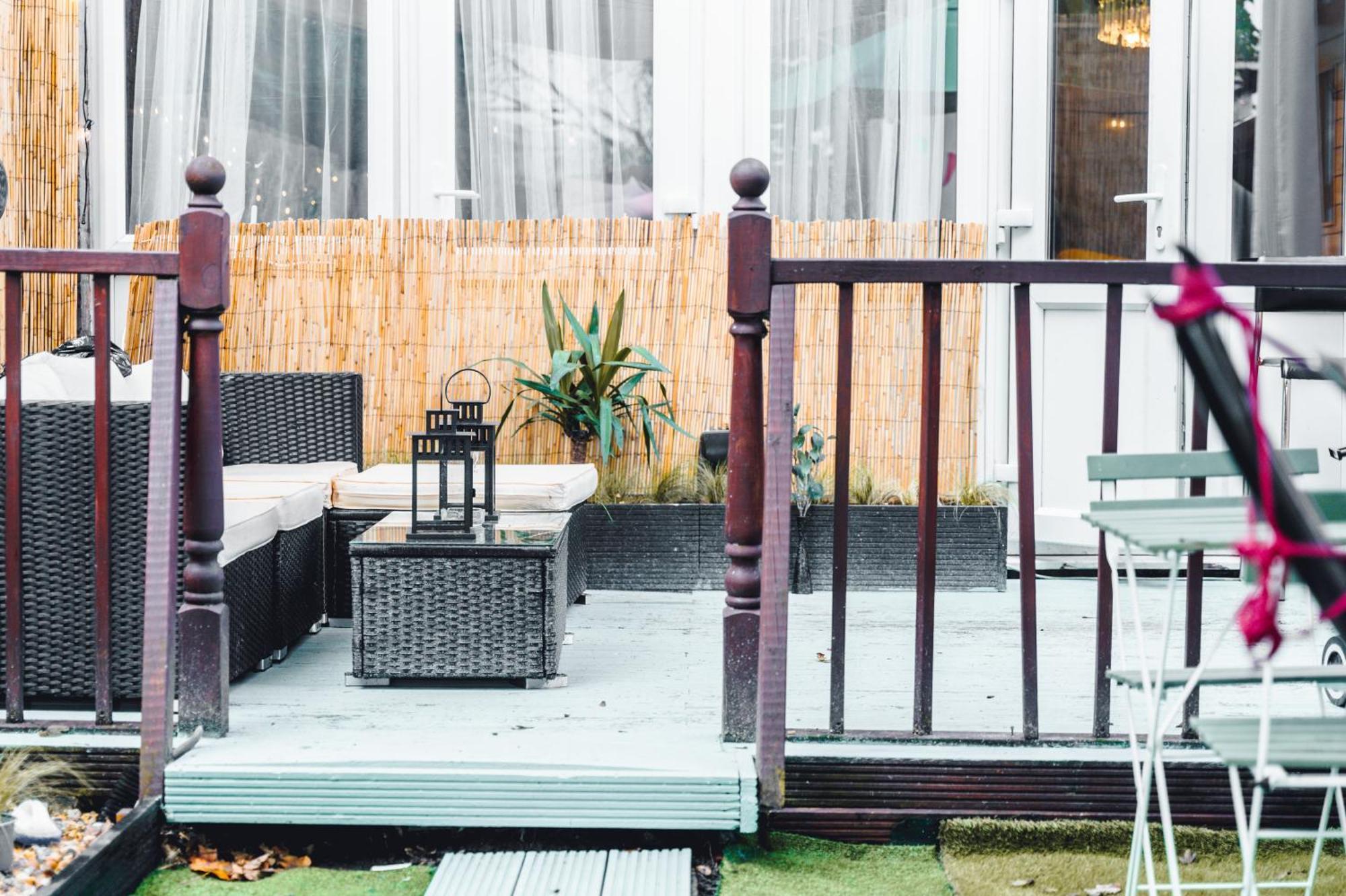 Casa de férias Relaxhaus! 3br Garden Retreat With 2 Saunas, Hot Tub And Cinema *