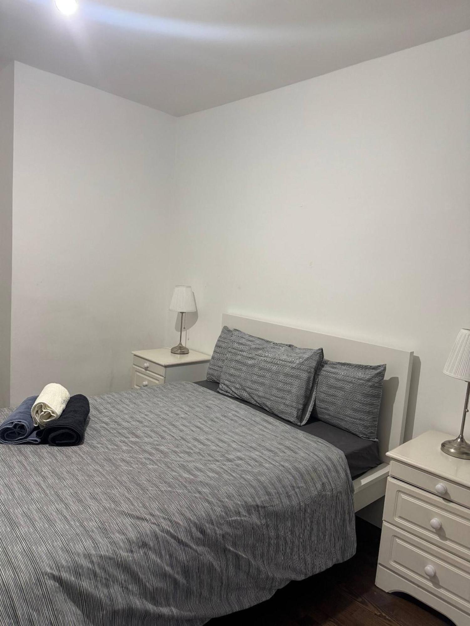 Apartamento Charming 2 Bed In Londres
