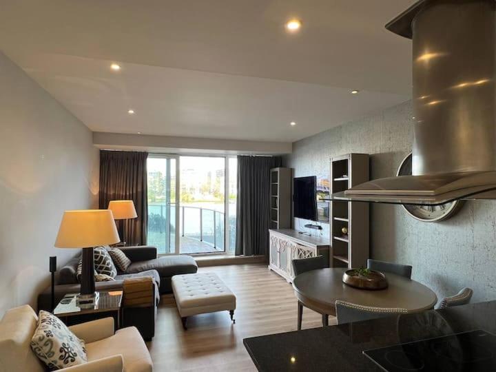 Estatesmen Chelsea Bridge Flat * Londres