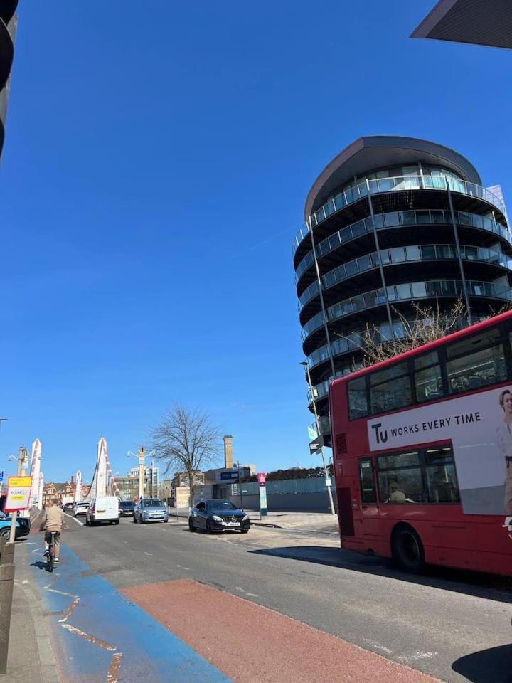 Estatesmen Chelsea Bridge Flat Londres