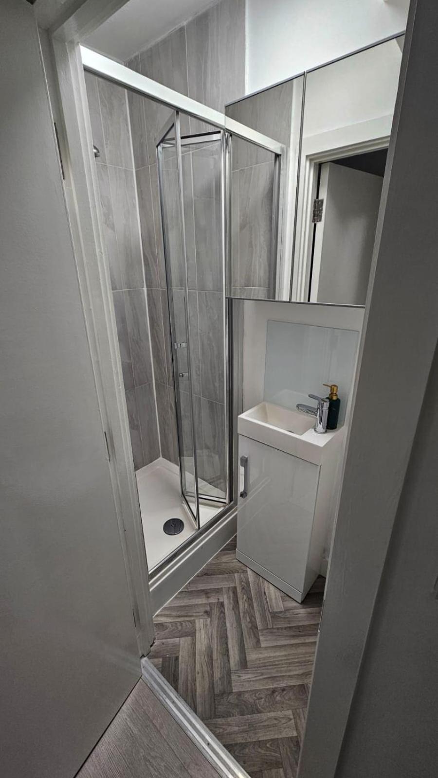 Appartement Spacious With Separate The Kitchen 4a Londres