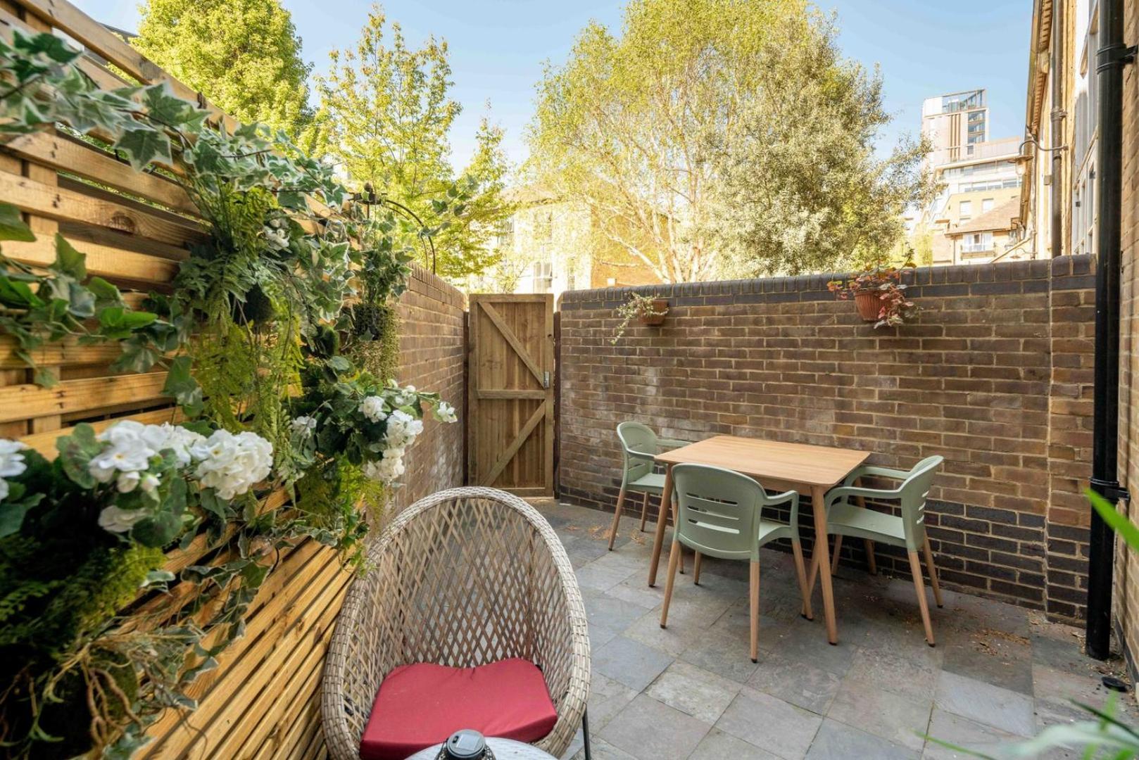 Appartement Serene Garden Flat - Steps From Tower Bridge Londen