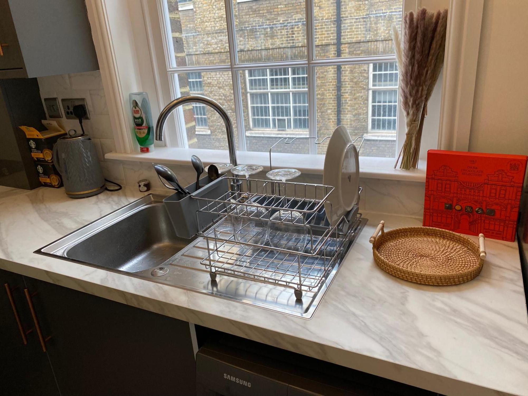 Bright & Spacious 2-Bed, 2-Bath In The Heart Of Central London - Whole Apartment Appartement