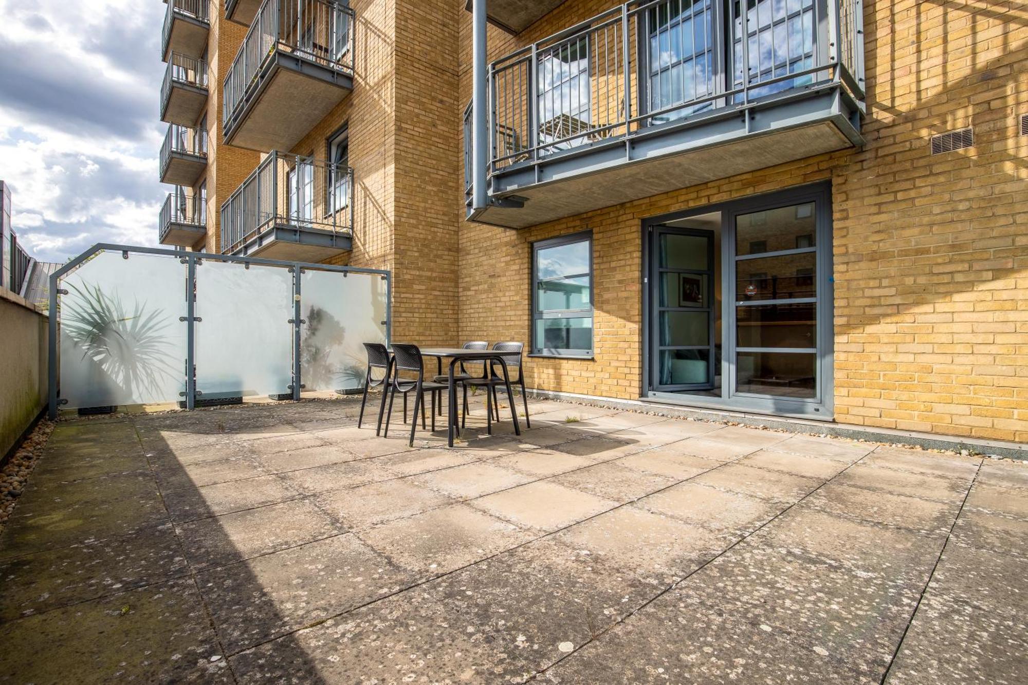 Londwell, & Limehouse Balcony - Views Appartement Londen