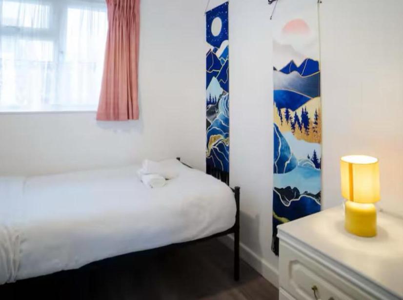 Coolfin House - 3 Bedroom Near Excel & Custom House Station Сasa de vacaciones Londres