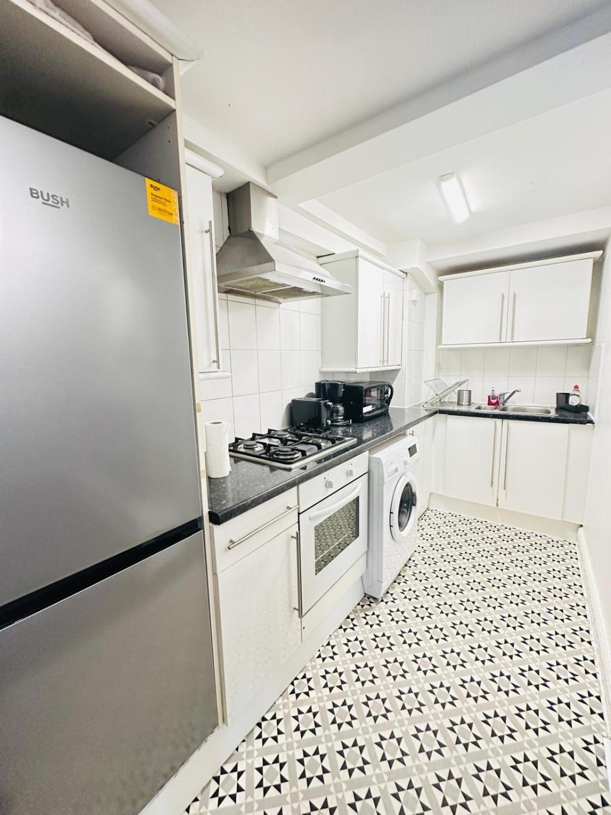 Apartment New! 2-bed In Brick Lane Free Wi-fi London