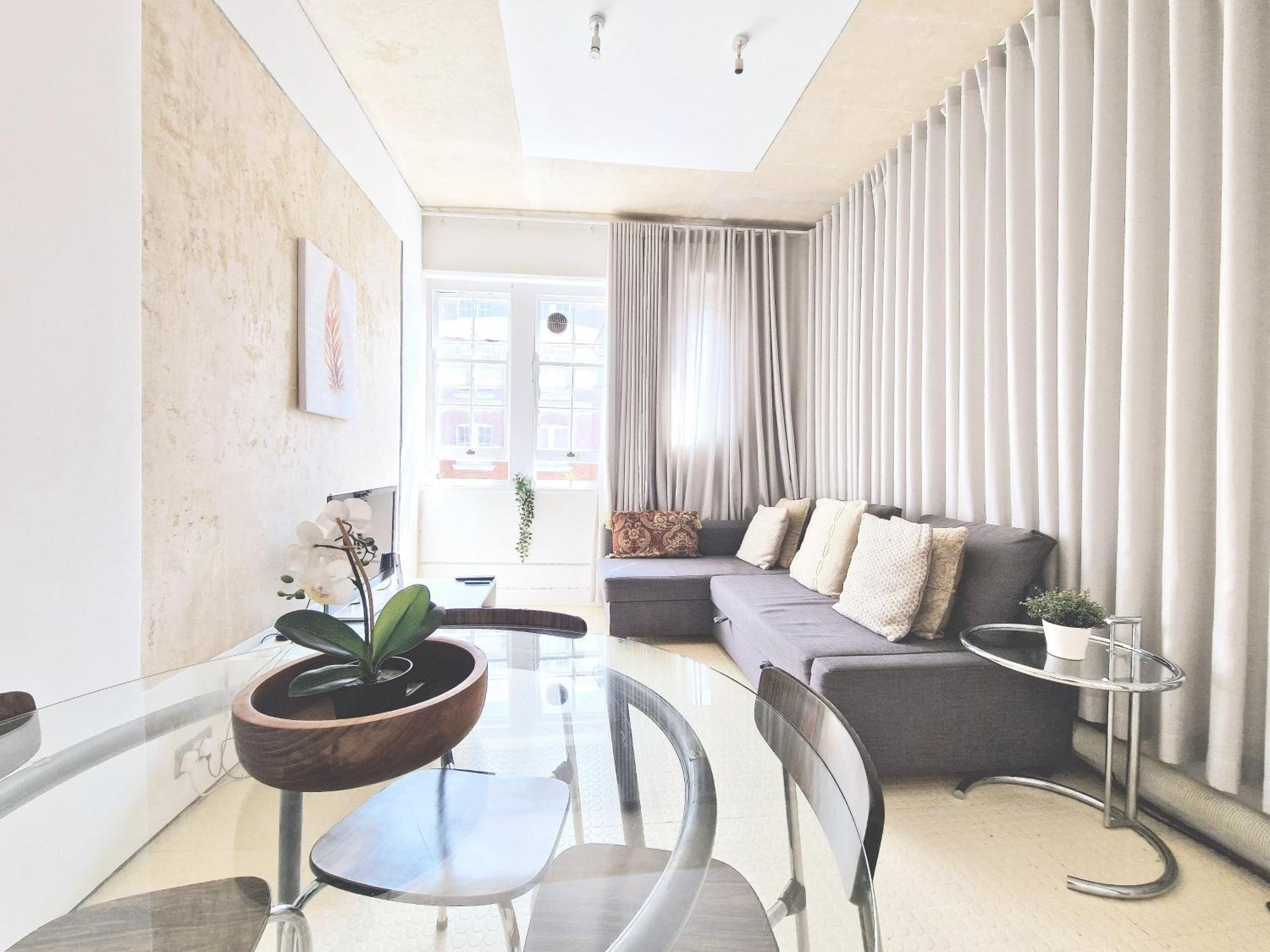1 Bedroom Flat In Kings Cross *