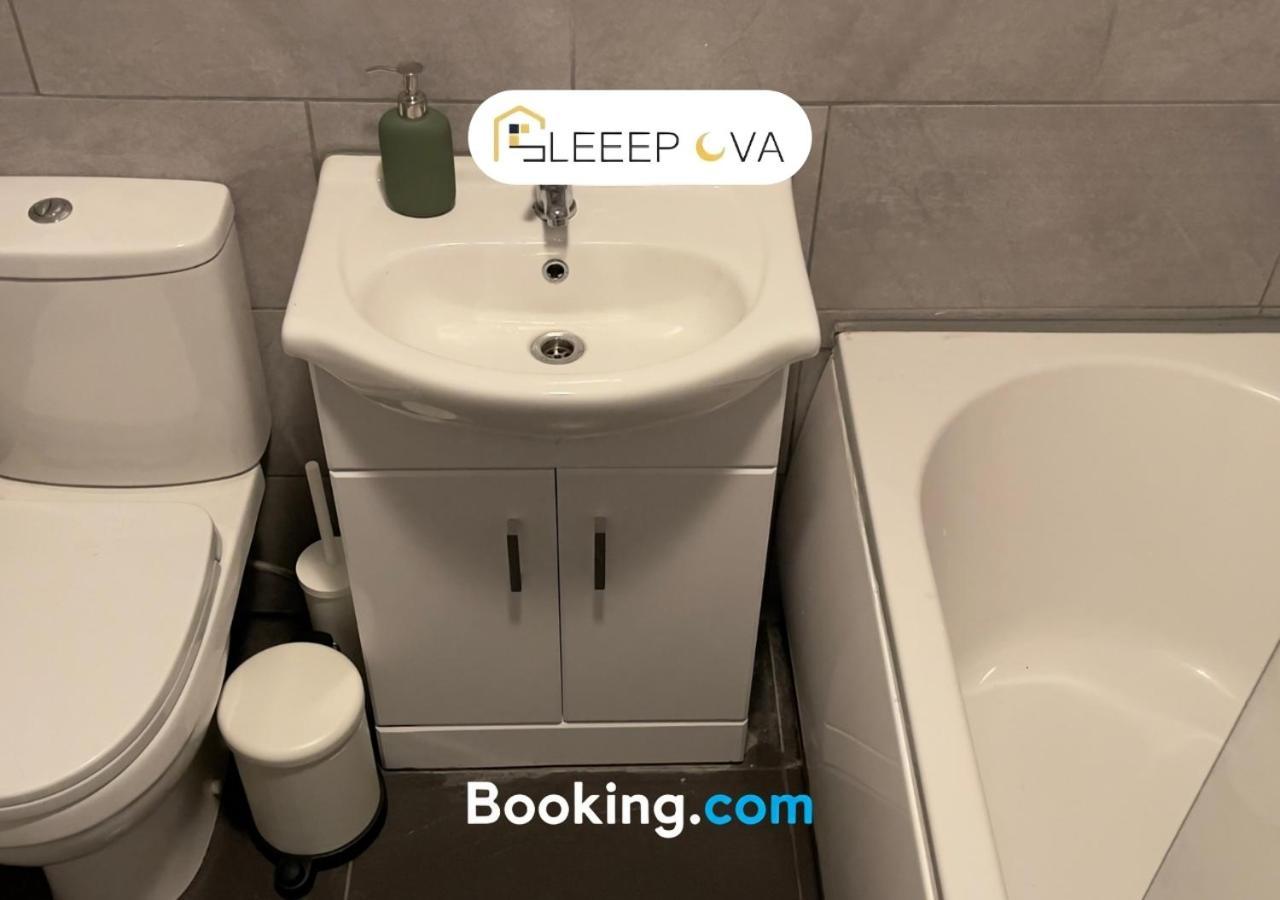 Appartement Premium Offers L Last-Minute Escape L Luxury & Spacious 2 Bedroom Flat Families Business Relocation Sleepova Short Lets & Serviced Accommodation *