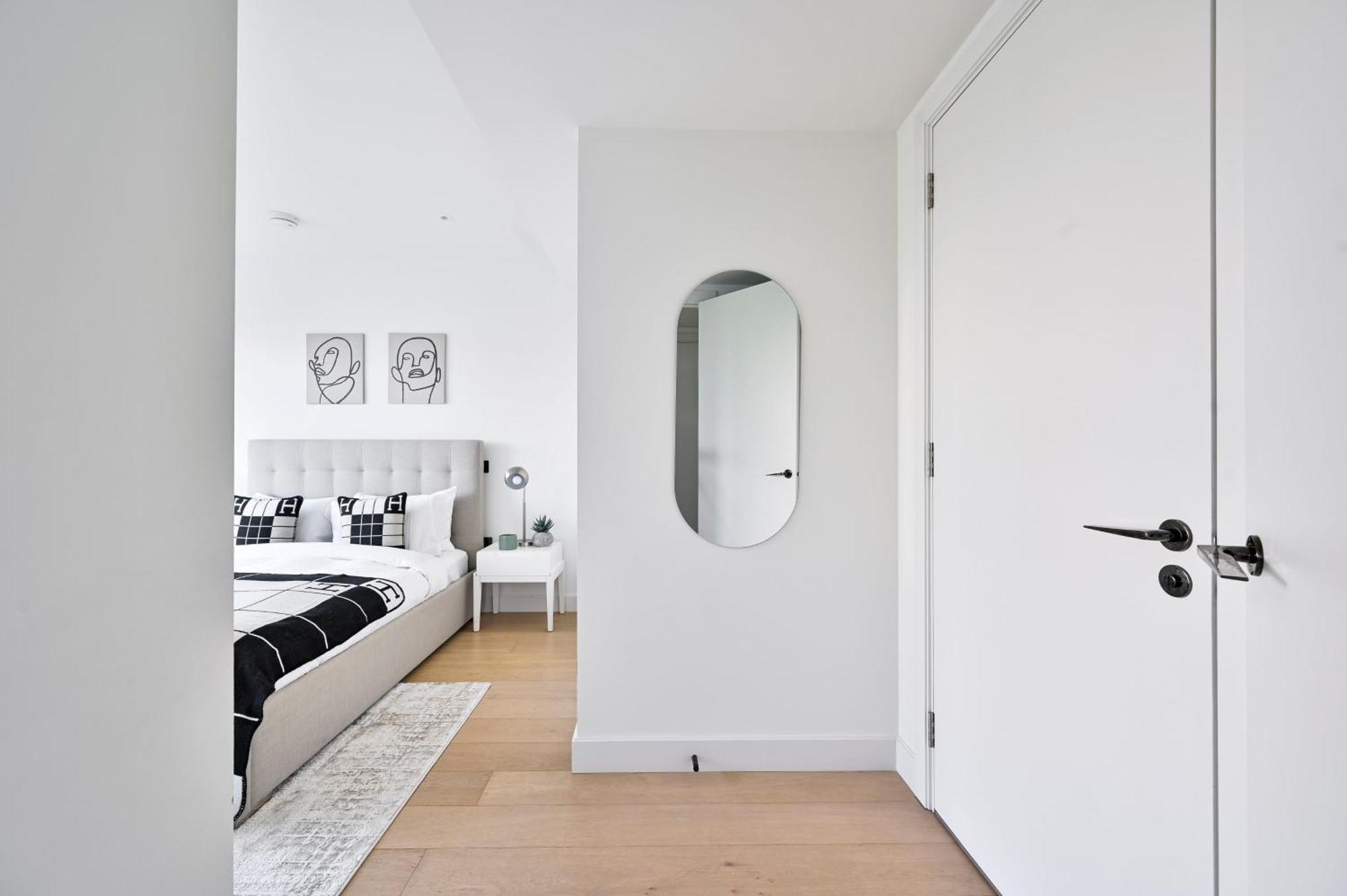 Exotic Two Bedroom Apartment -West London -Steps To Tube, Westfield Appartement Londres