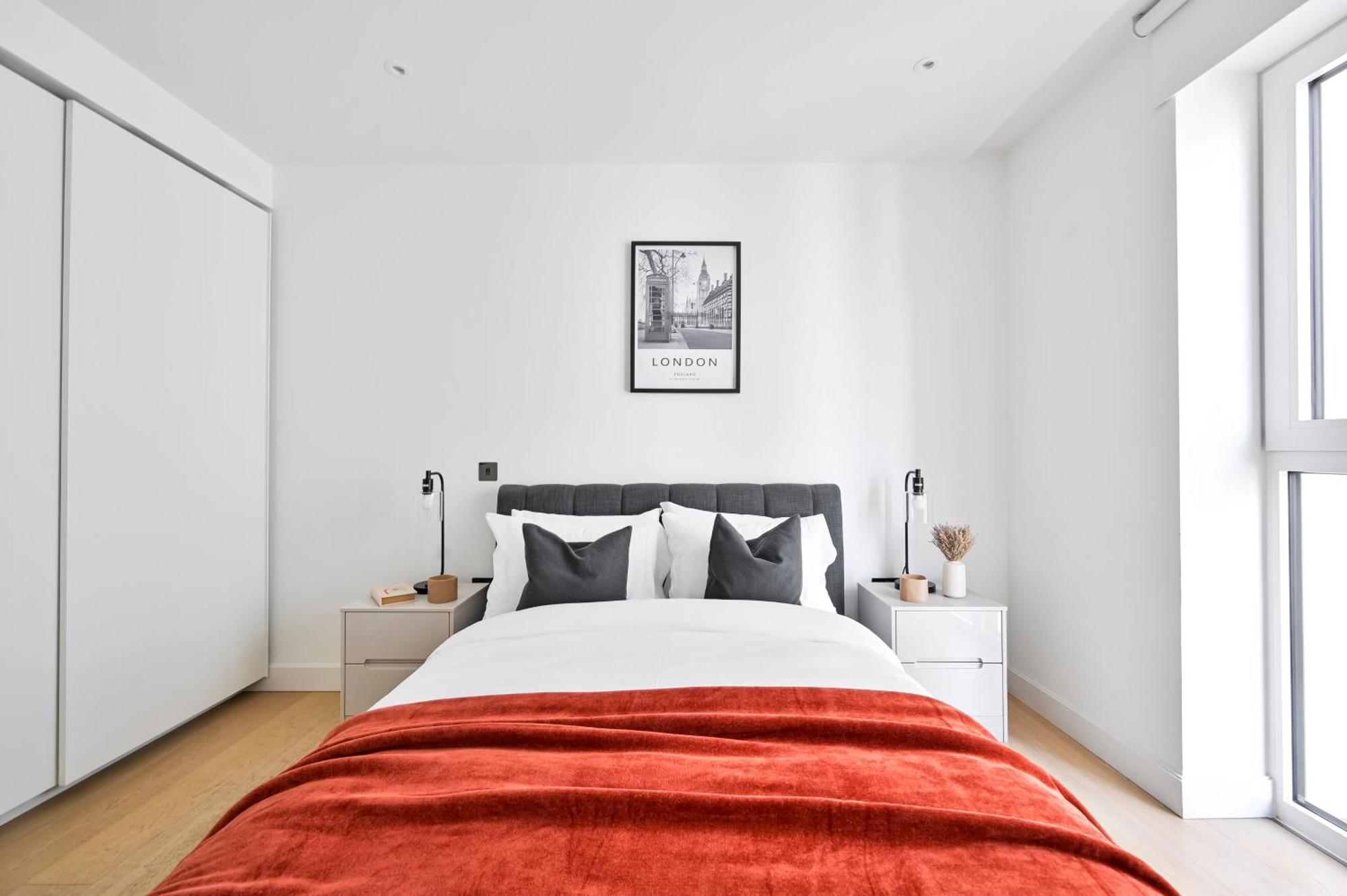 Exotic Two Bedroom Apartment -West London -Steps To Tube, Westfield Appartement