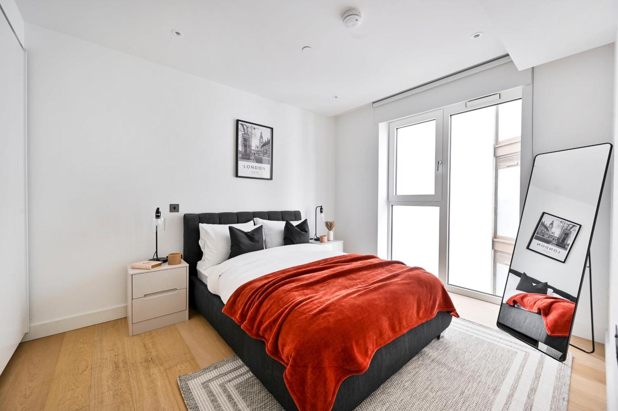 Exotic Two Bedroom Apartment -West London -Steps To Tube, Westfield Appartement *
