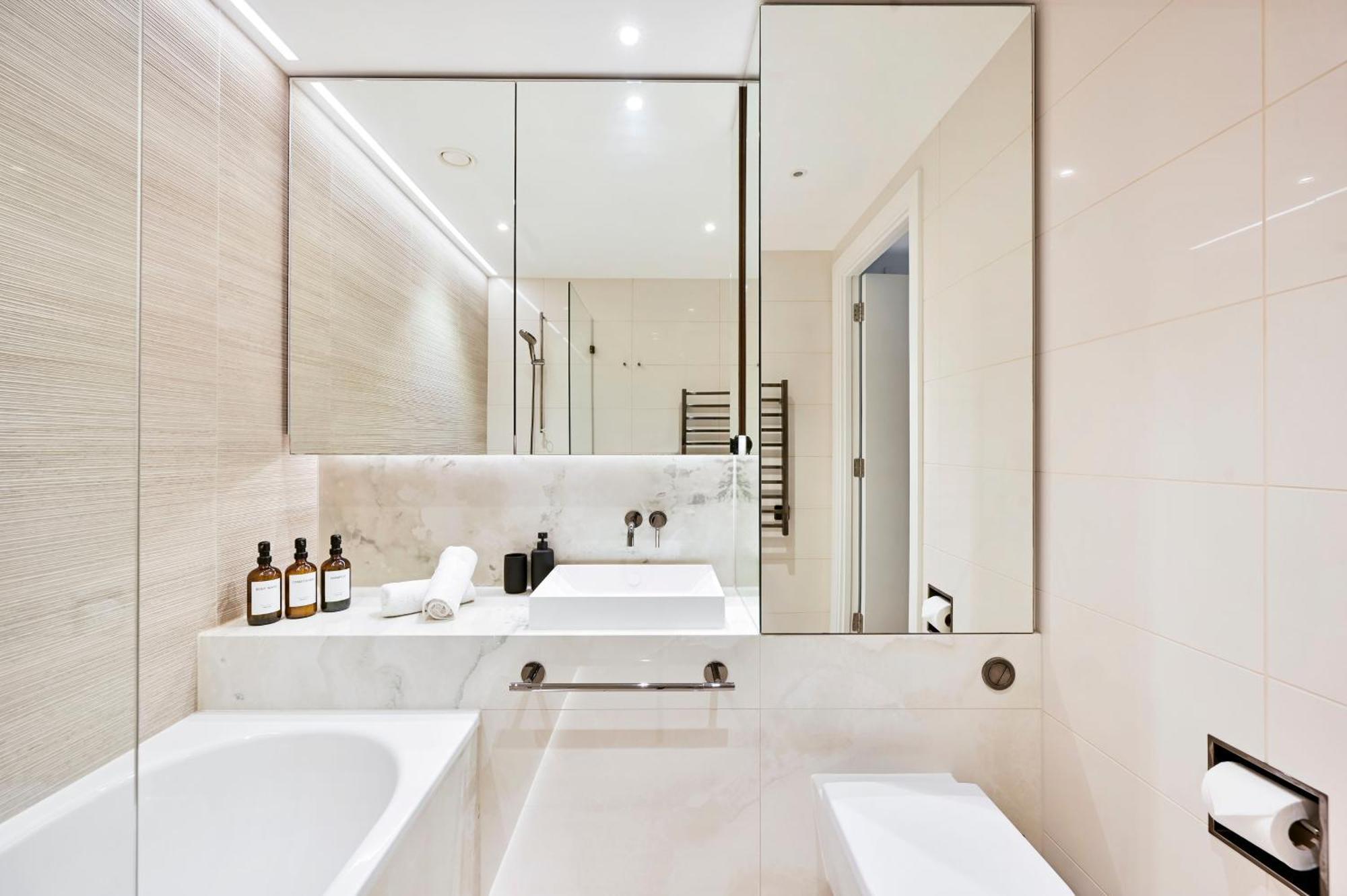 Appartement Exotic Two Bedroom Apartment -West London -Steps To Tube, Westfield Londres