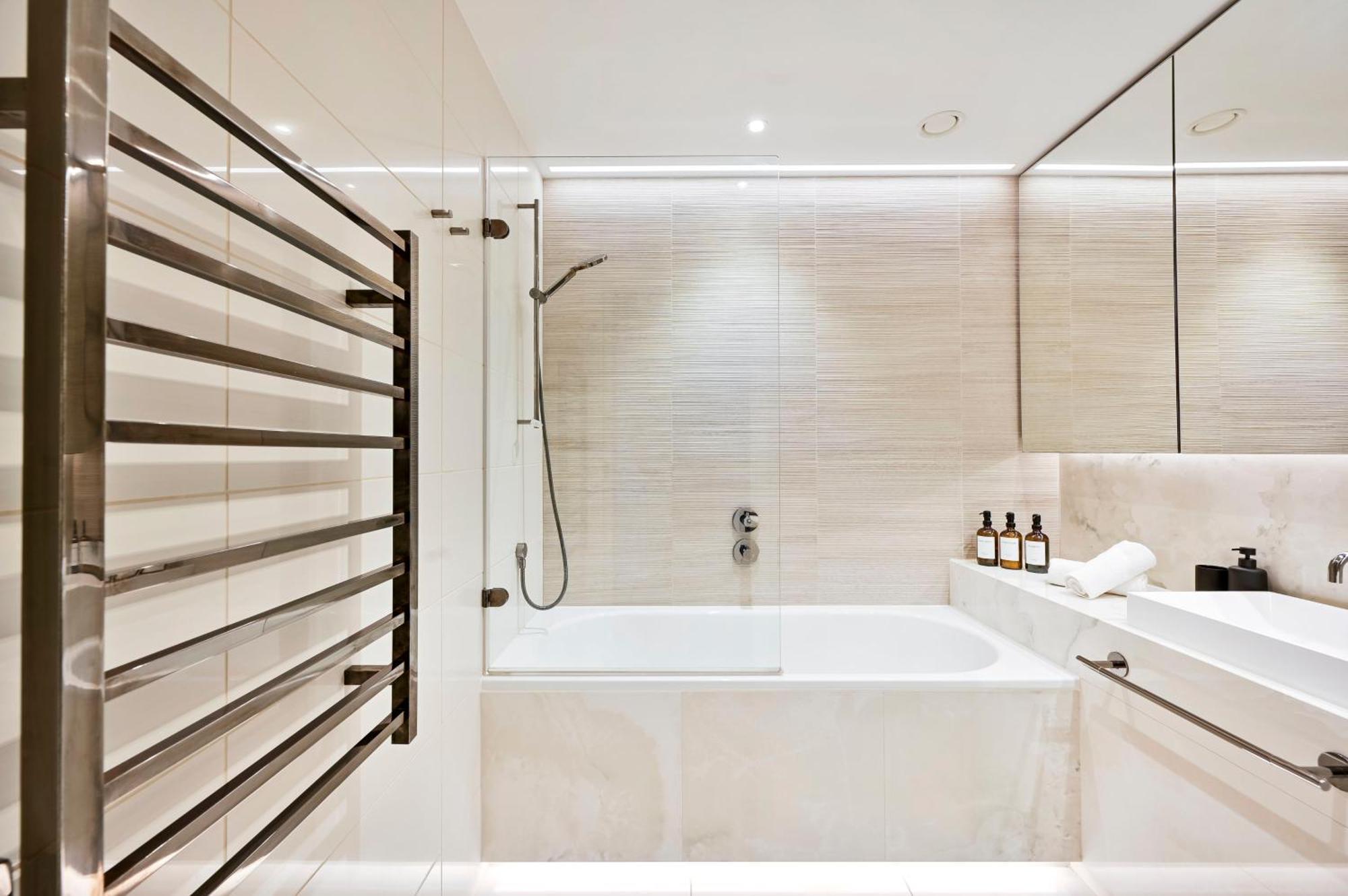 Appartement Exotic Two Bedroom Apartment -West London -Steps To Tube, Westfield Londres