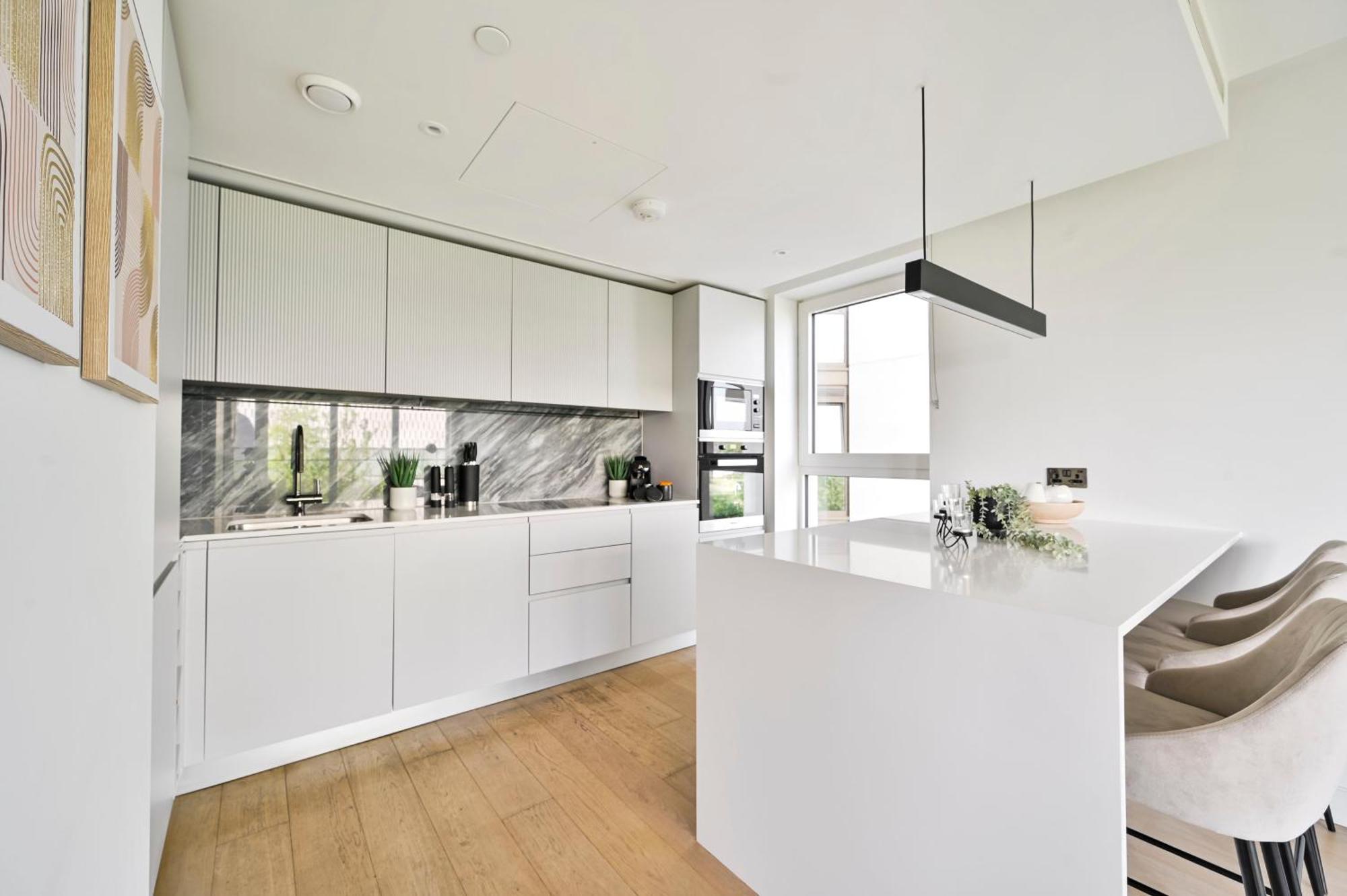 Appartement Exotic Two Bedroom Apartment -West London -Steps To Tube, Westfield *