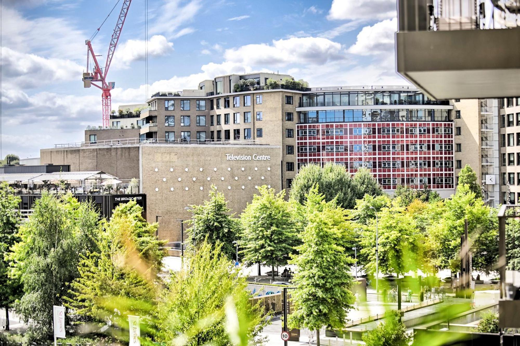 Exotic Two Bedroom Apartment -West London -Steps To Tube, Westfield Appartement Londres