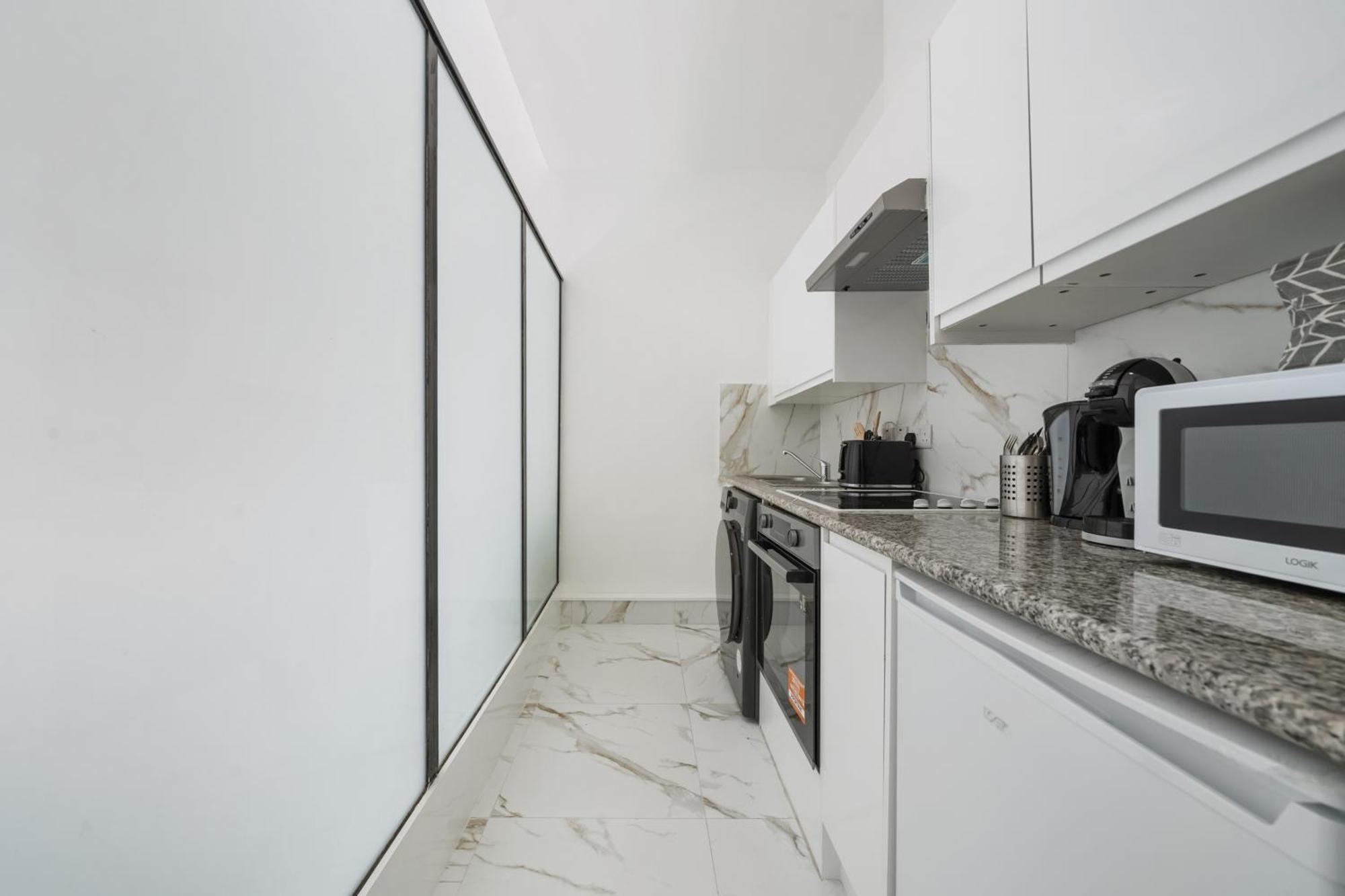 Stylish And Modern In Vibrant Soho Unbeatable Location Wdg * Londres
