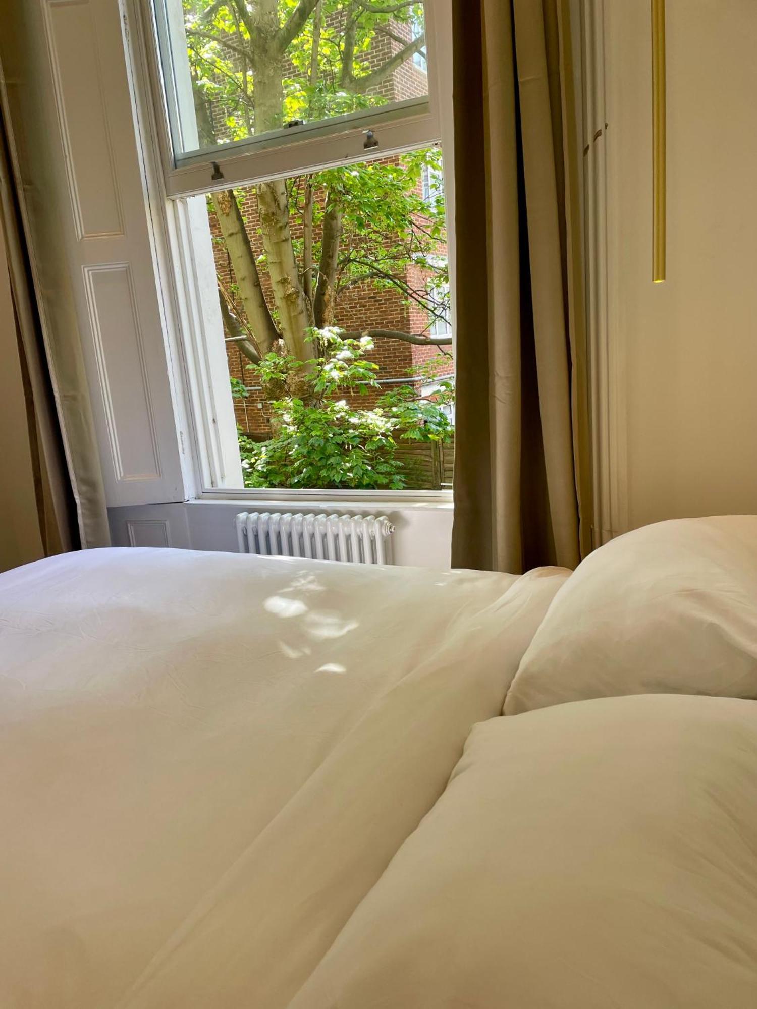 The Location! Holland Park Apartment *