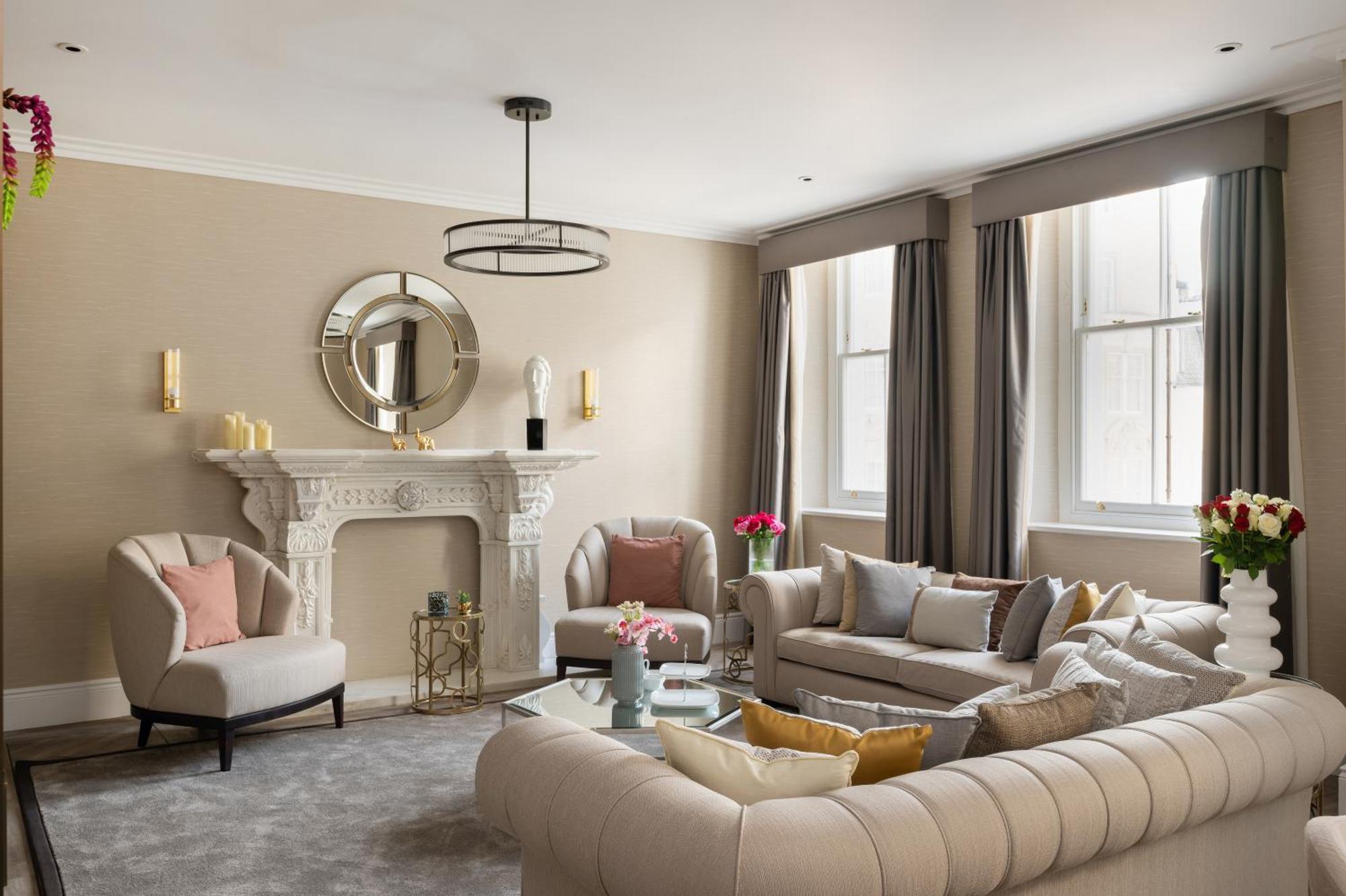 Charles Of Mayfair * Londen