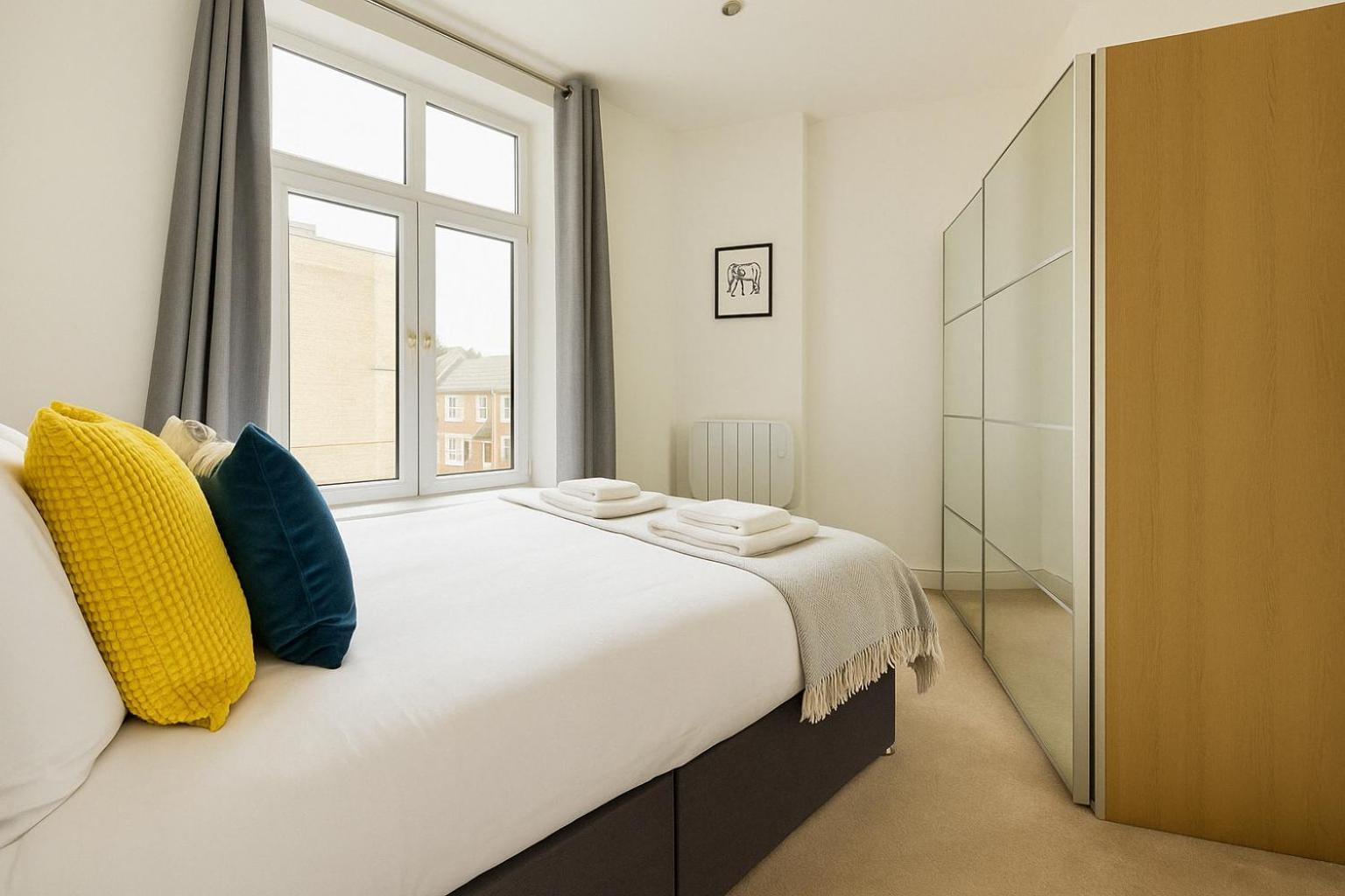 Bright & Flat Steps From Whitecross Market & Moorgate Londen