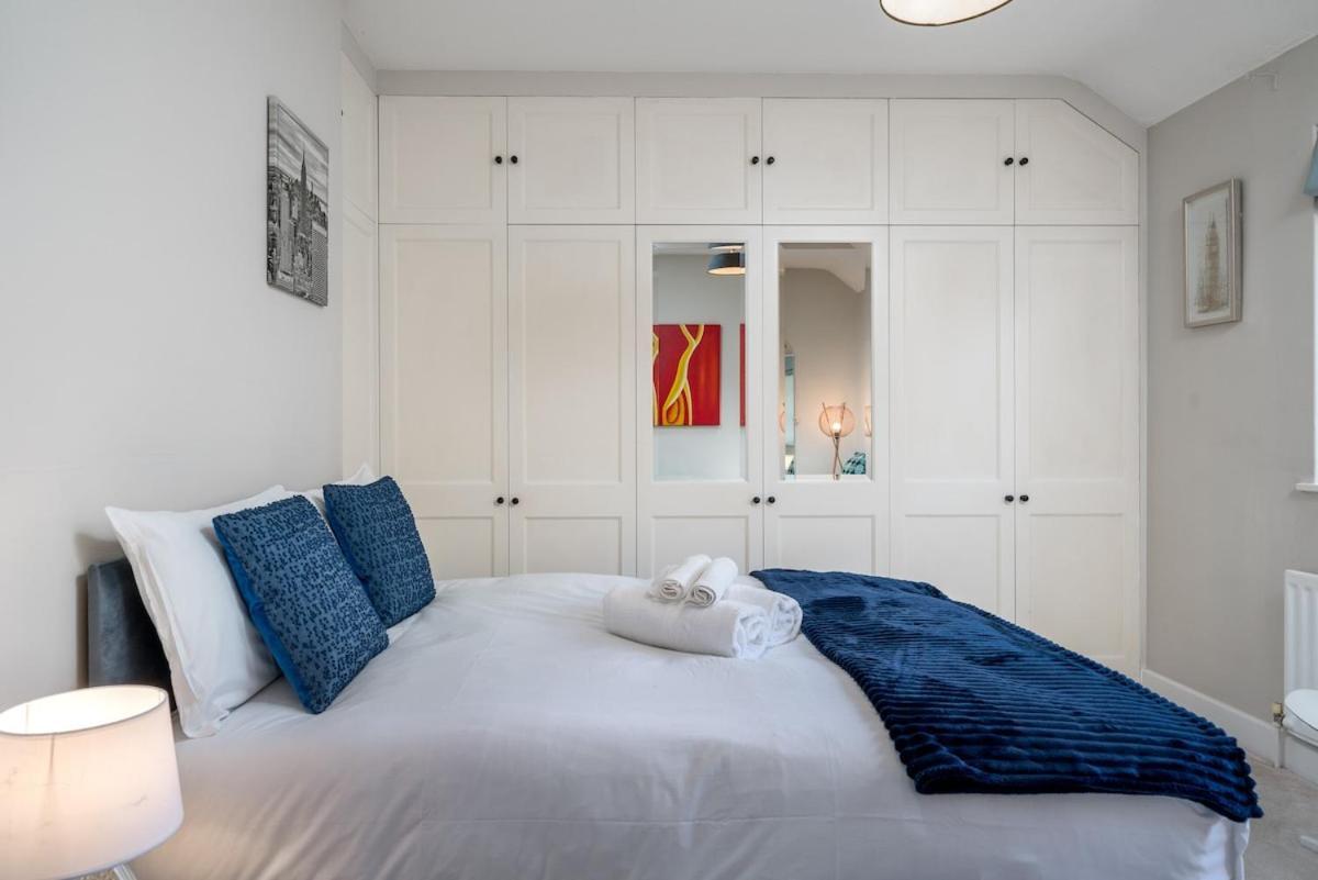 Character Luxury 6 Person 2 Bathroom Garden Sunroom Free Parking Villa Londres