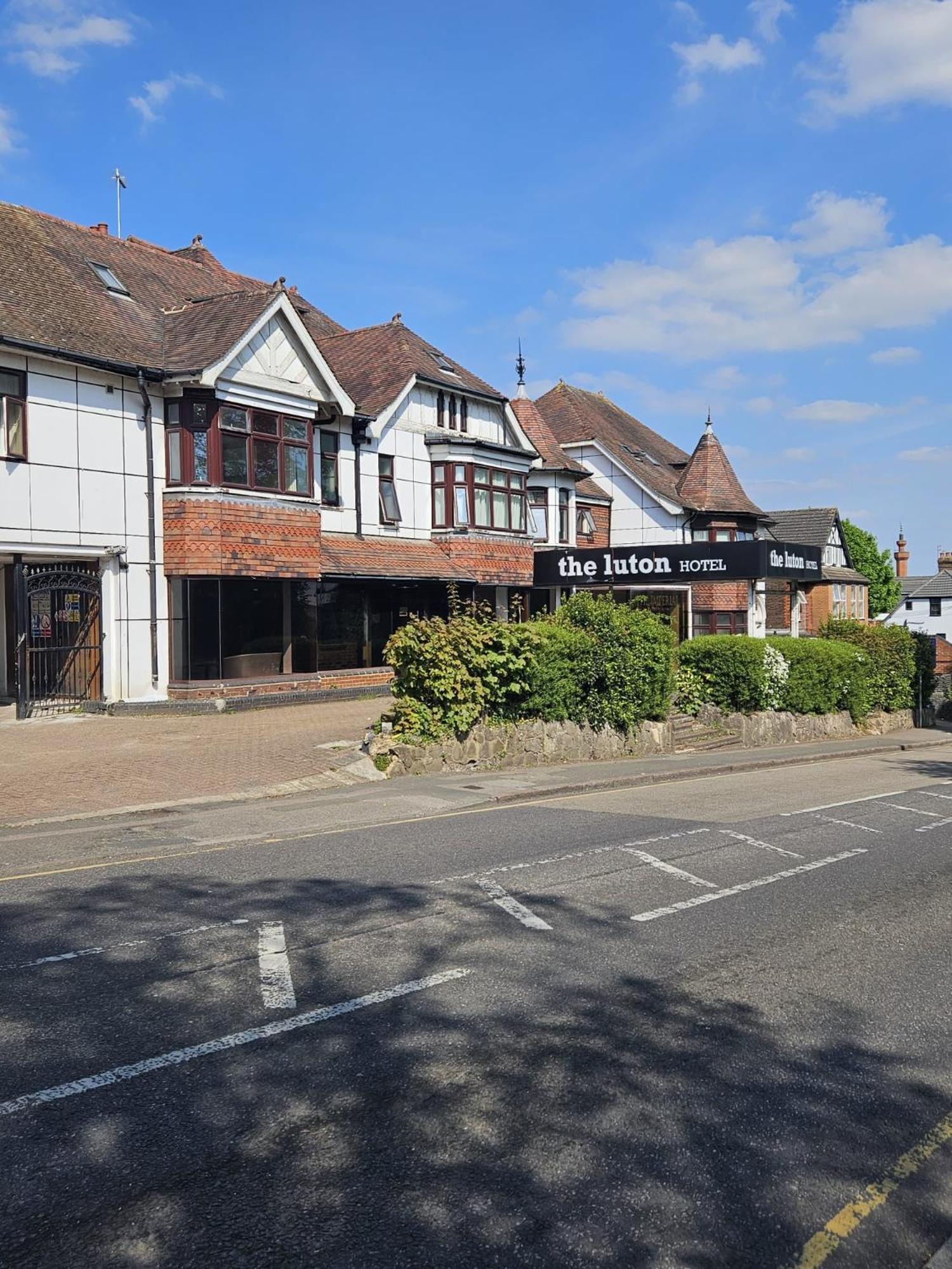 The 2* Luton (Bedfordshire)