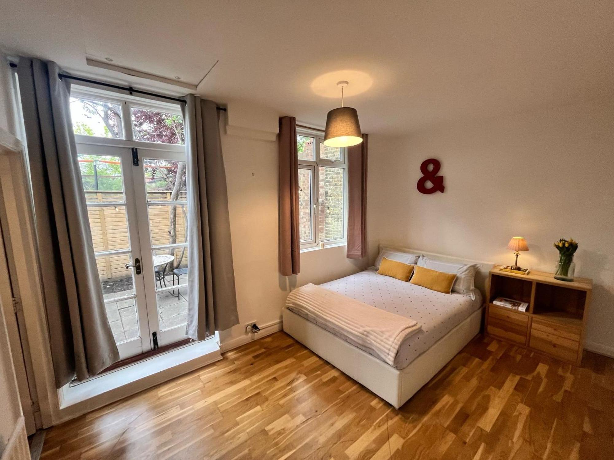 Apartamento Charming 1-bedroom Southfields, *