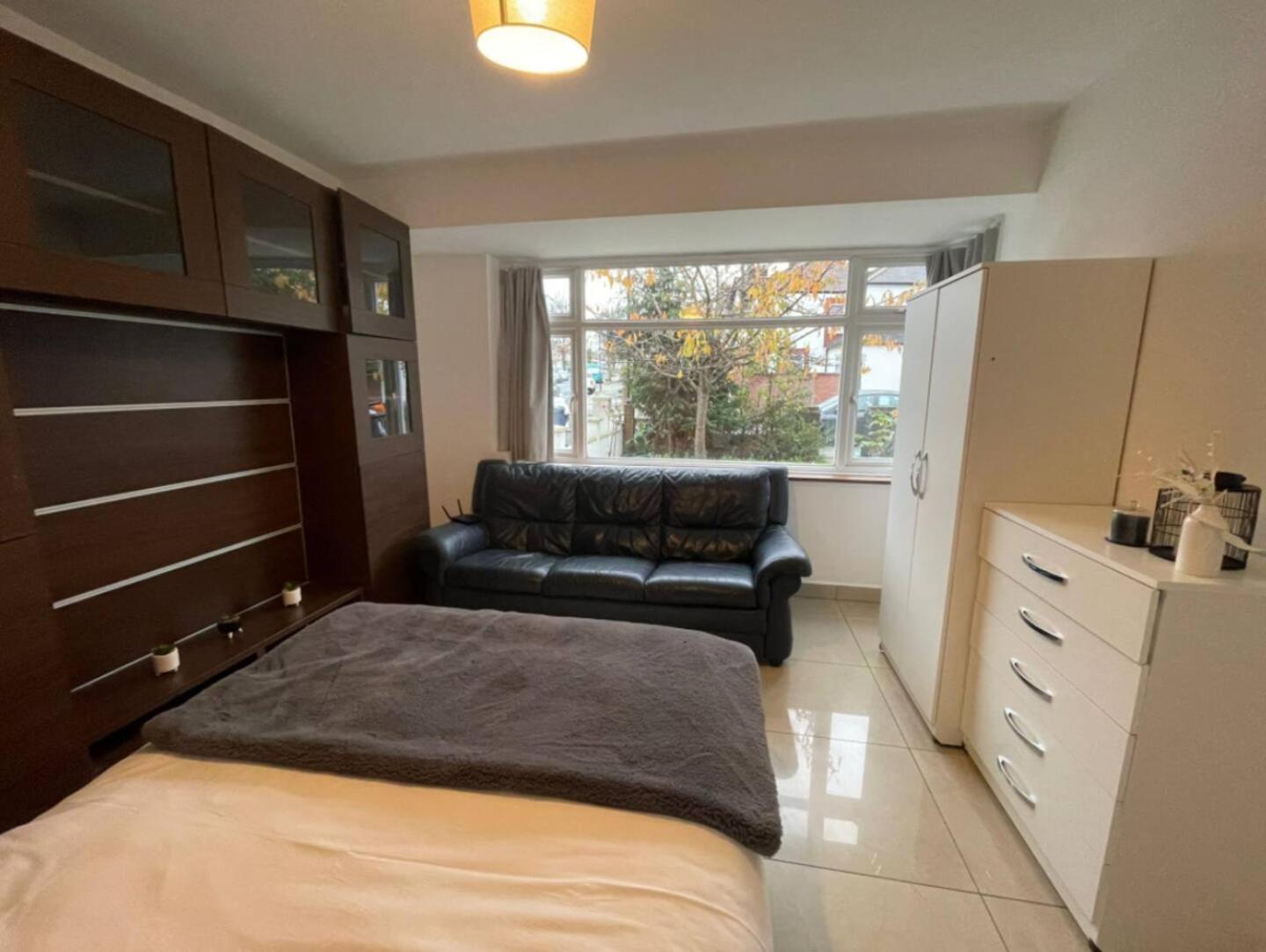 Apartamento Hanger Lane Hububb