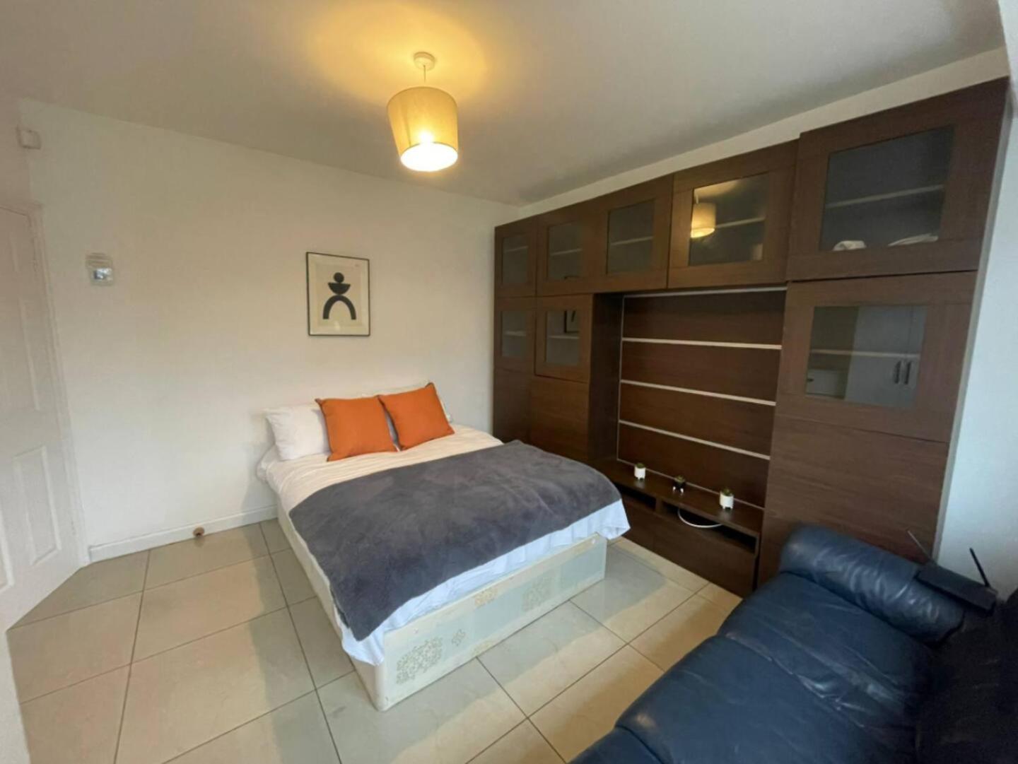 Hanger Lane Hububb Apartamento Londres