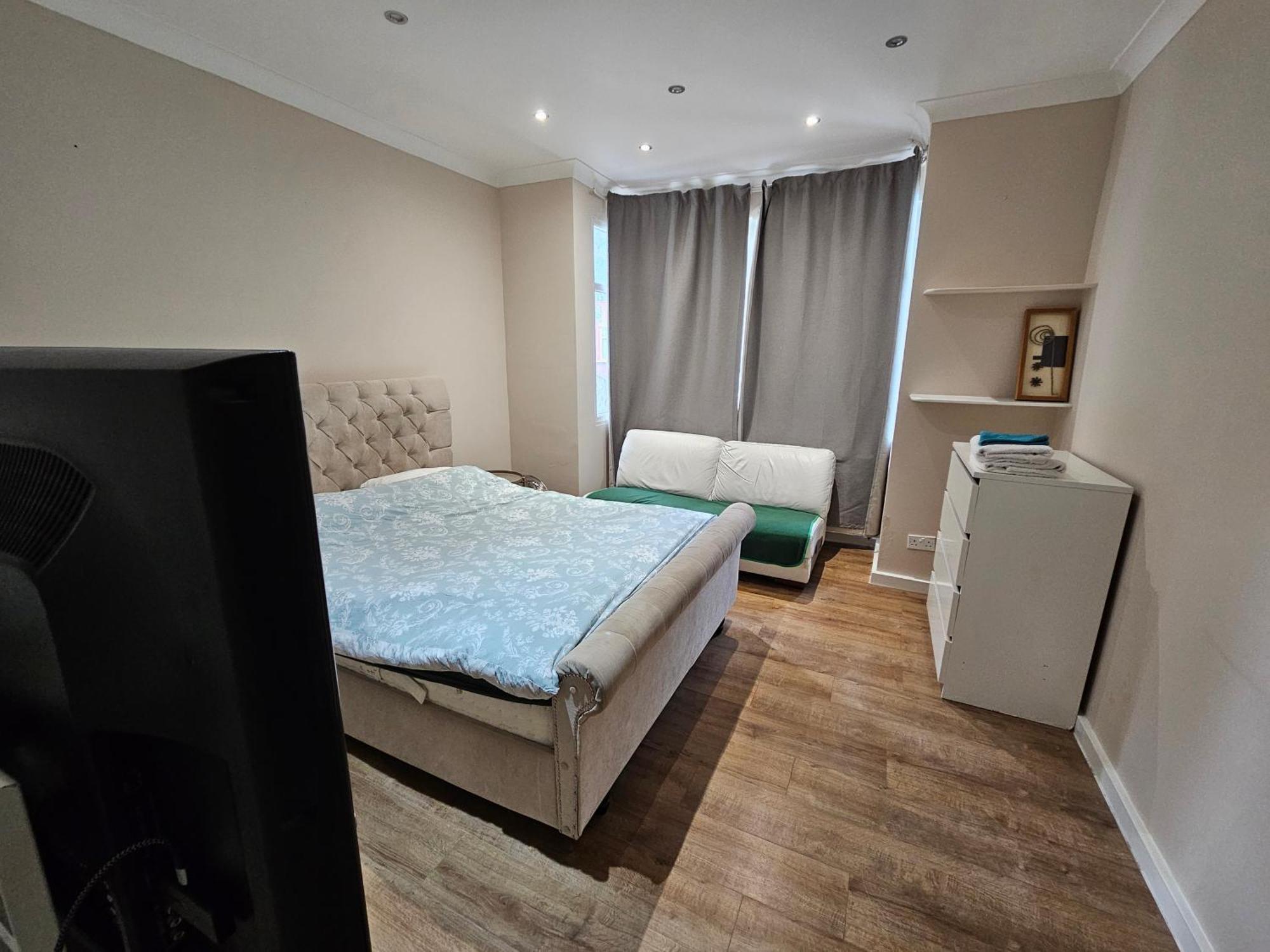 Guest house Private Direct Travel Heathrow & Ldn London