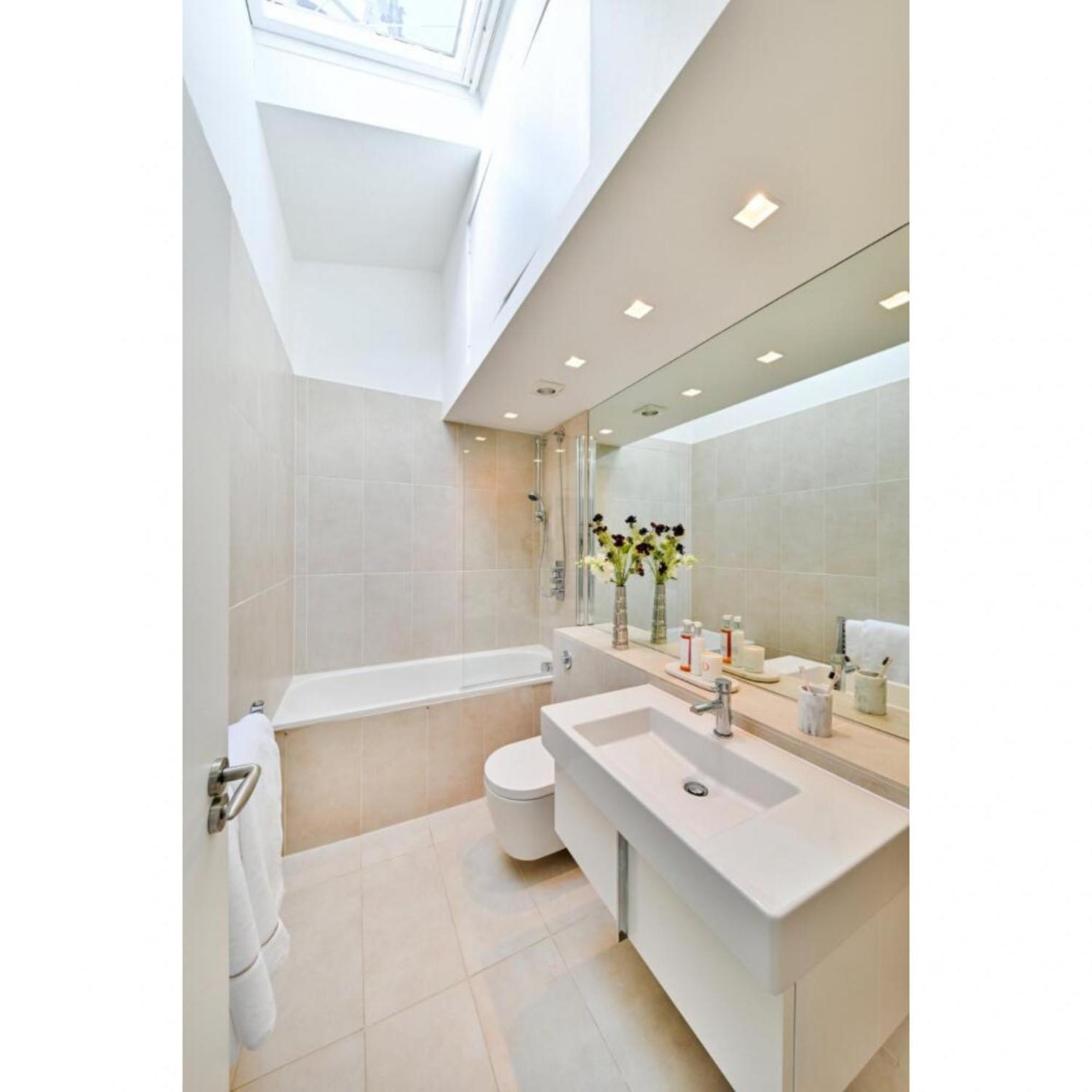 Apartment Luxury Sophia 4 Bedroom 8 Sleeps London
