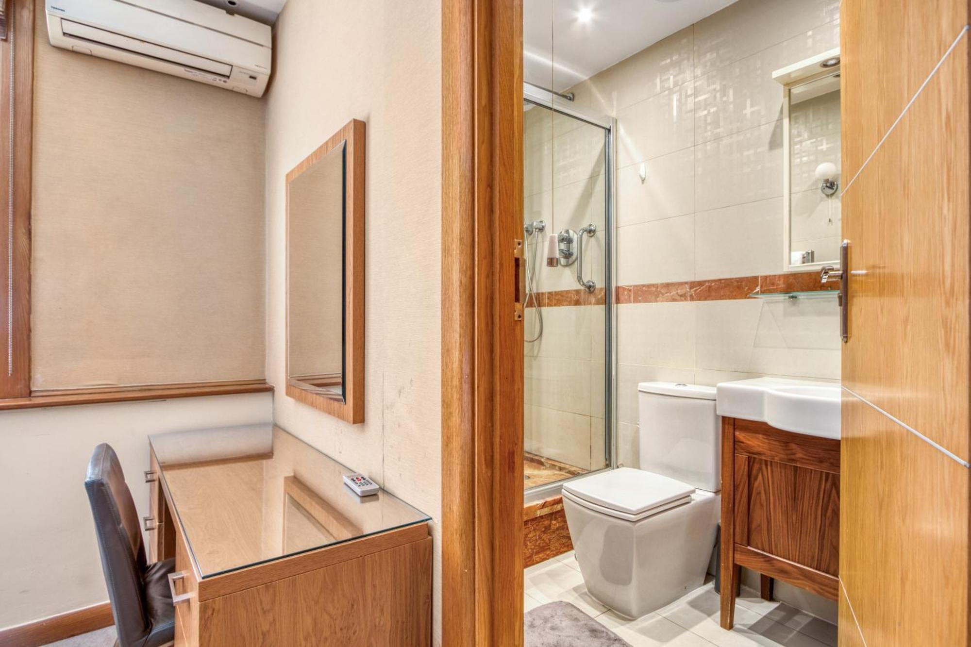 Spacious 3br Flat With Ac 3 Ensuite Bidets Near Selfridges And Hyde Park Apartamento