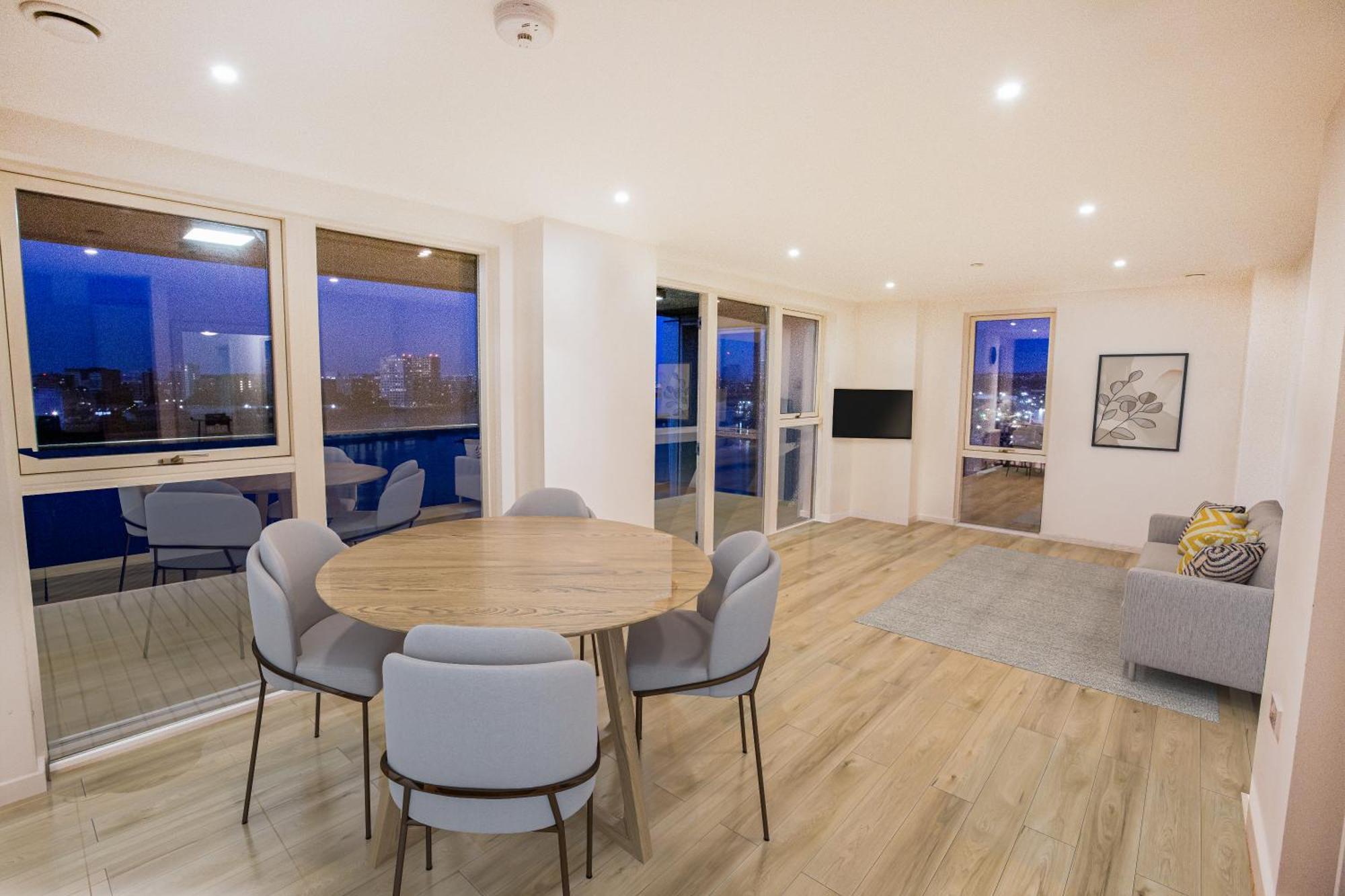 Waterfront- Greenwich O2 Arena 2 Bed Flat Apartment *