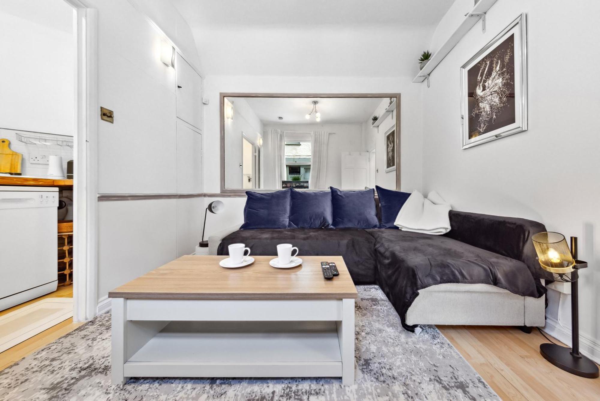 Cosy Private Mews Next To Earls Court St Apartment London