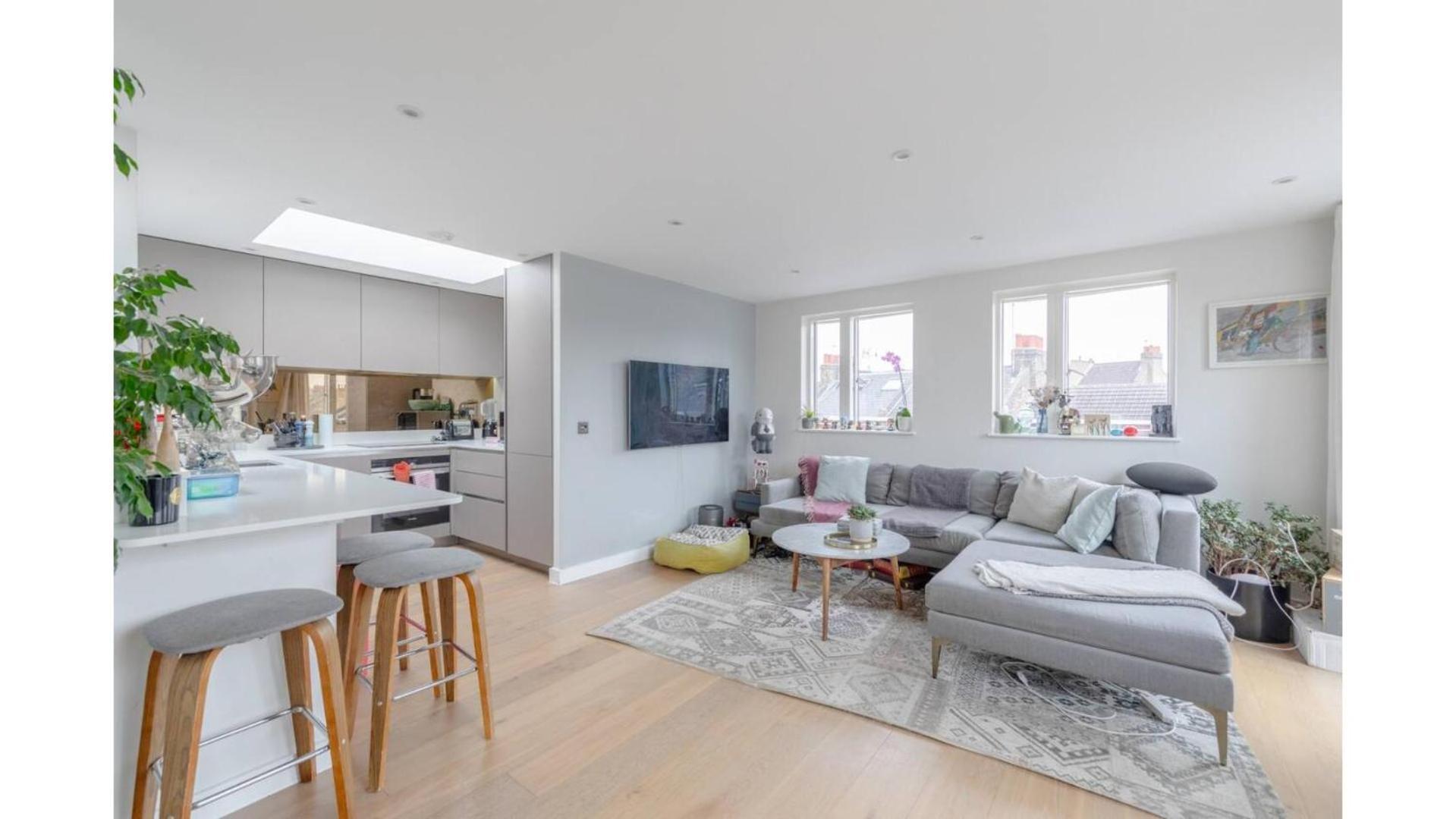 Apartment Sleek & Spacious 2bd Flat - Clapham London