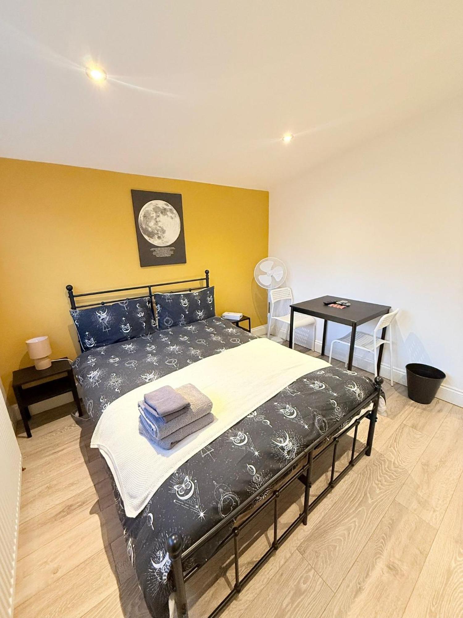 15 Min To Guest 22 Guest house London