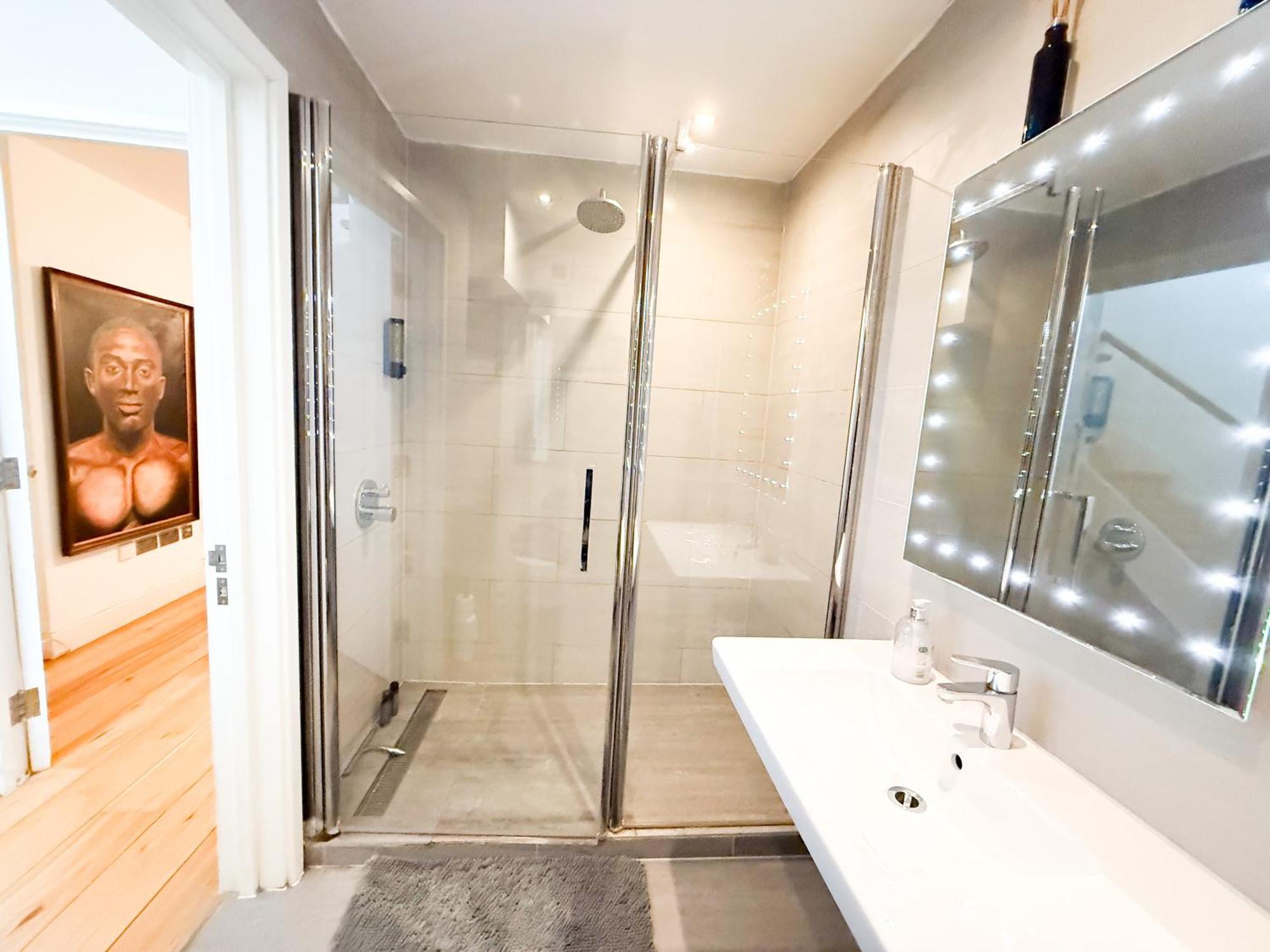 Apartment Immaculate Covent Garden London