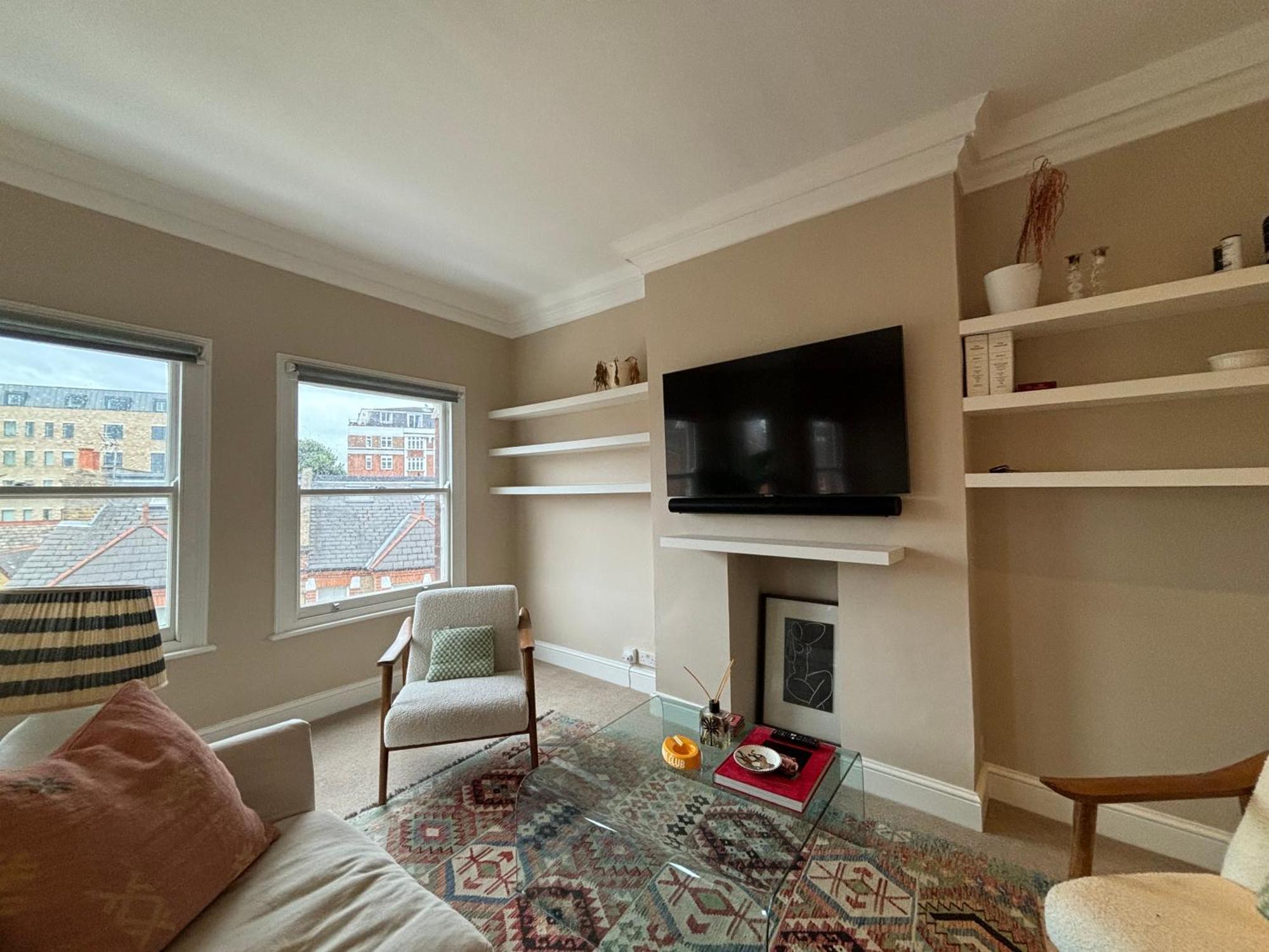 Elegant And Well-connected 2bd Flat Fulham Apartment
