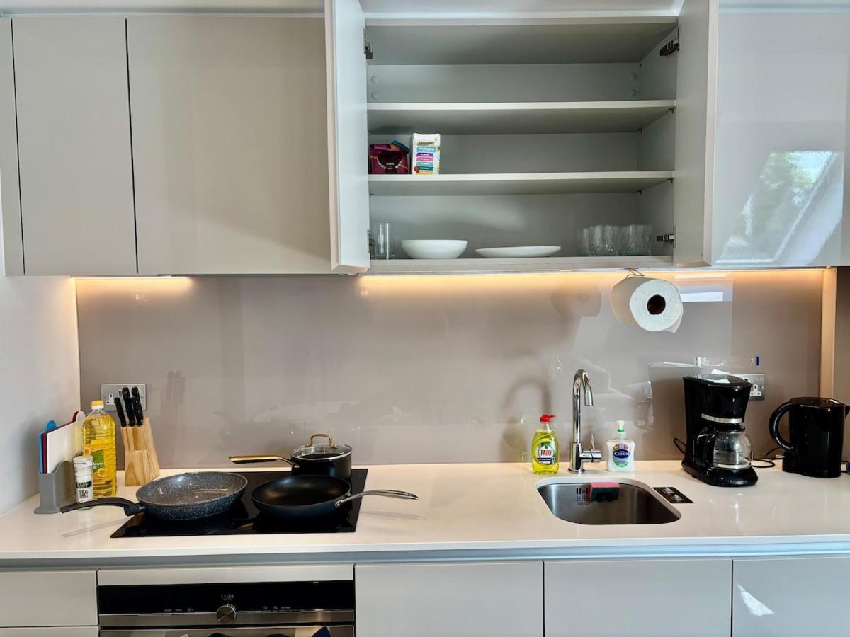 Prime Location! Cozy By Riverside,tube, Shops Londres