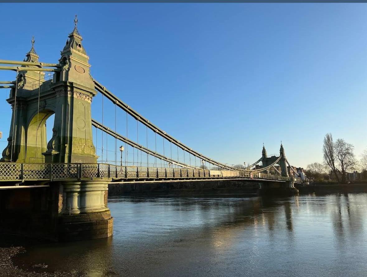 Prime Location! Cozy By Riverside,tube, Shops