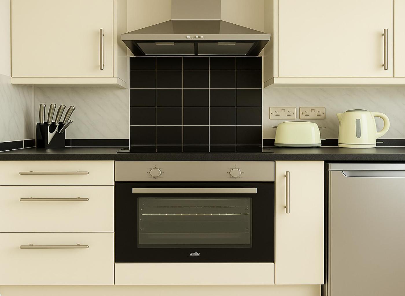 2 Bed In Surrey Quays Apartment