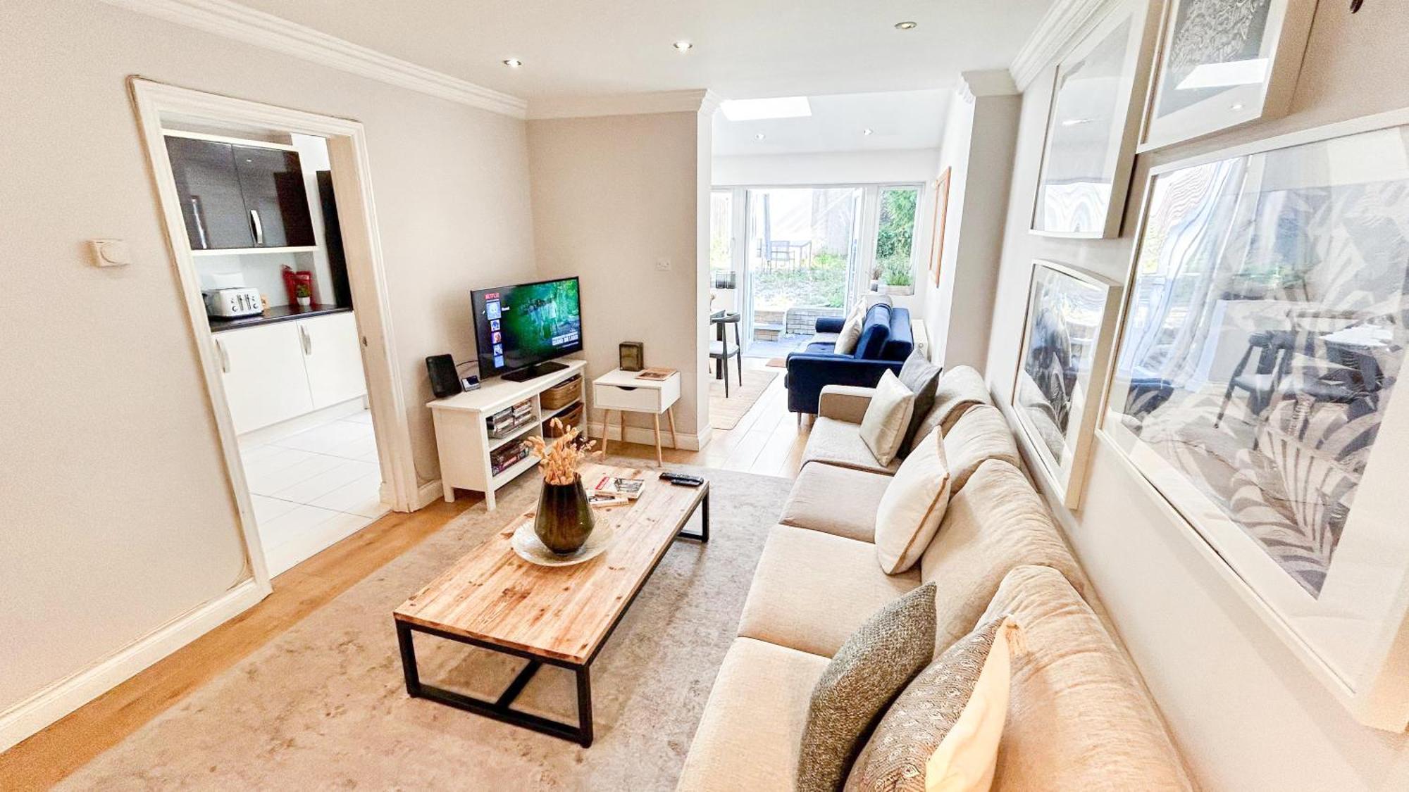 Lovely 4 Bedroom Flat With Ample Garden In Brondesbury, Kilburn Apartamento