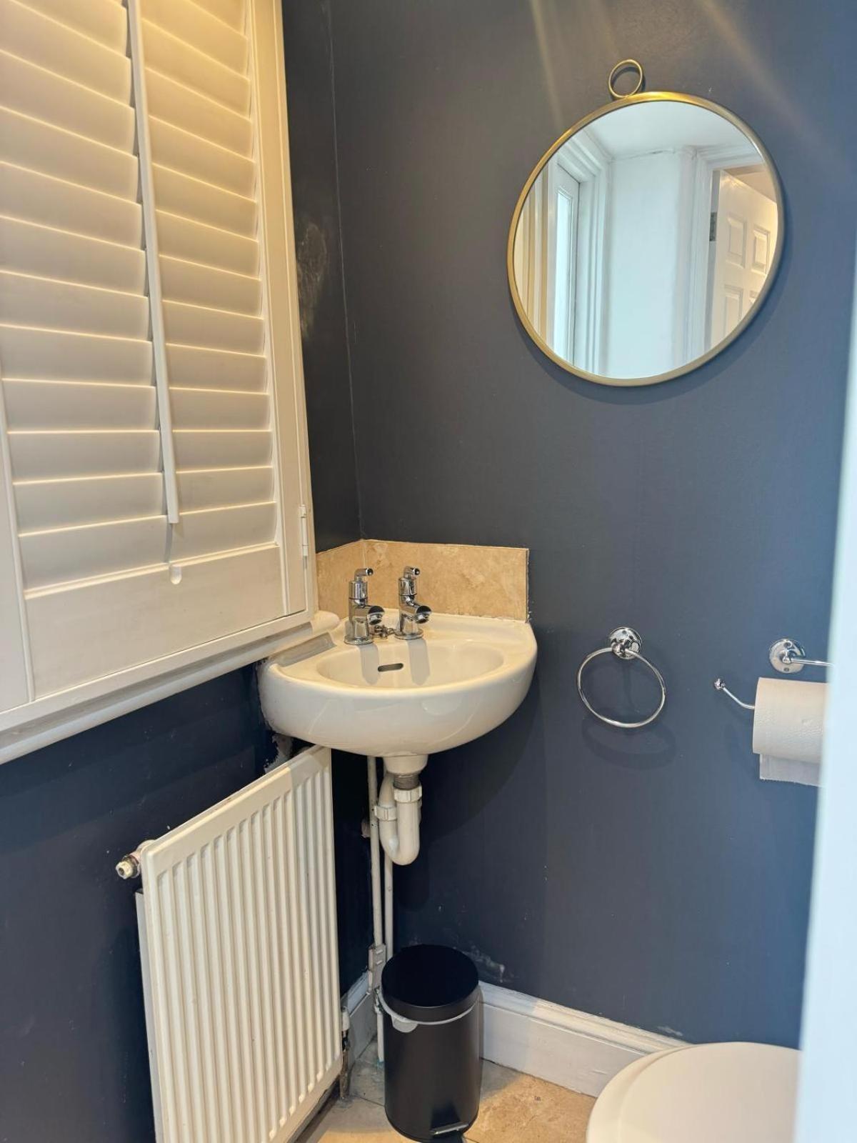 Apartamento Luxurious & Spacious 2br Apr In Earls Court! Londres