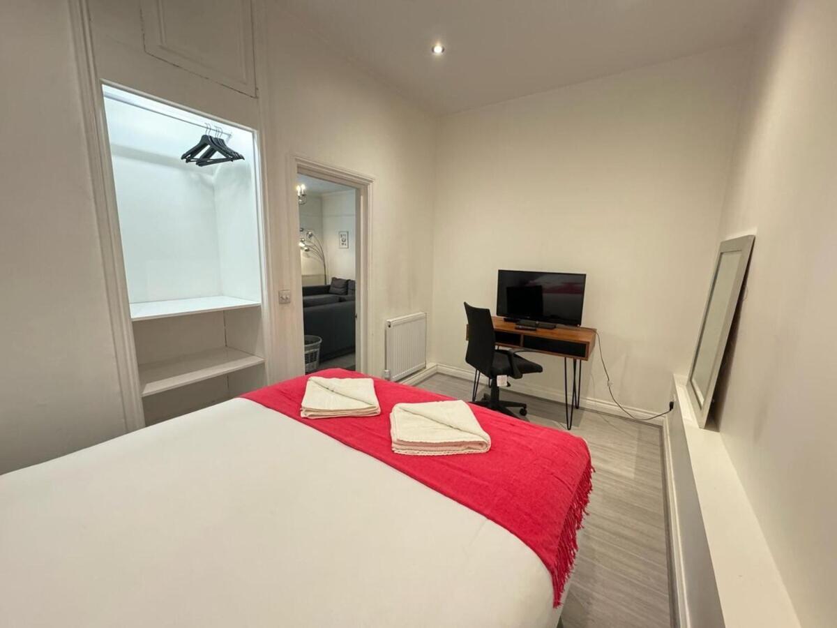 Luxurious & Spacious 2br Apr In Earls Court! Londres