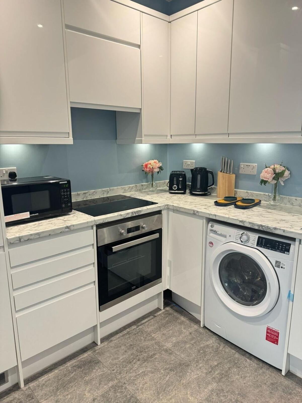 Luxurious & Spacious 2br Apr In Earls Court! *